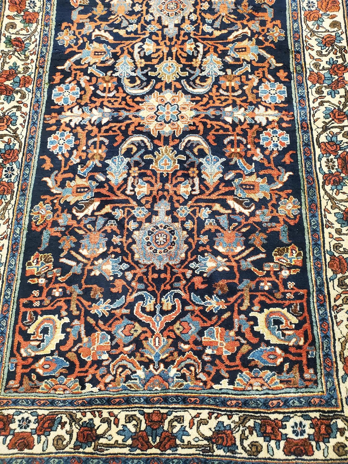 AORug#14087 size. 4' 02" x 6' 08"