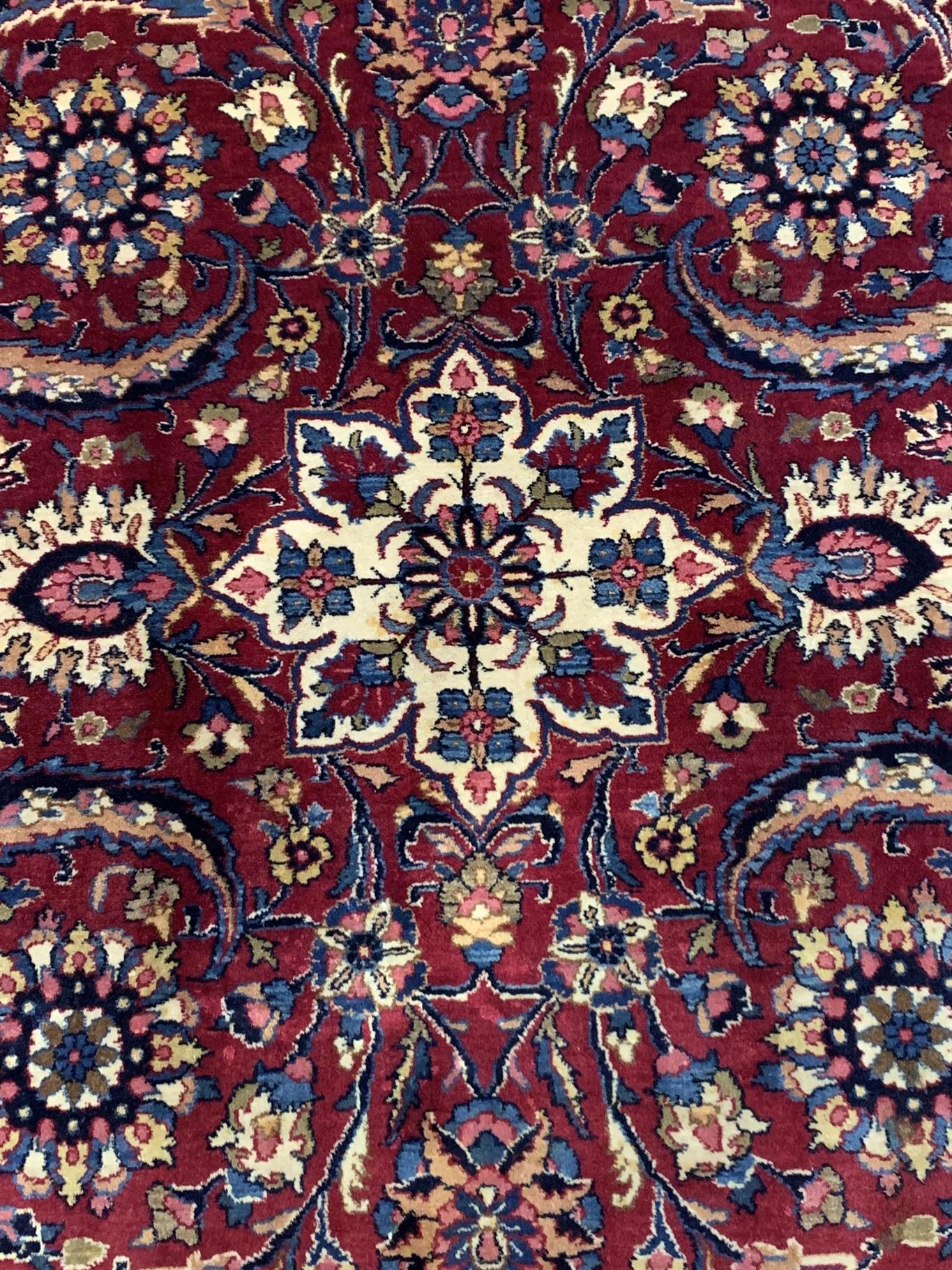 AORug#2604 size. 16' 03" x 26' 05"