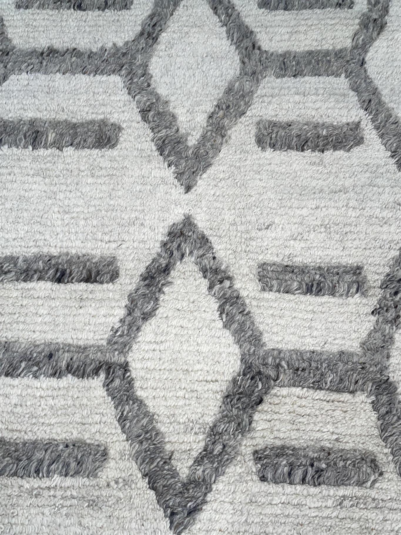AORug#15957 size. 9' 0" x 12' 0"