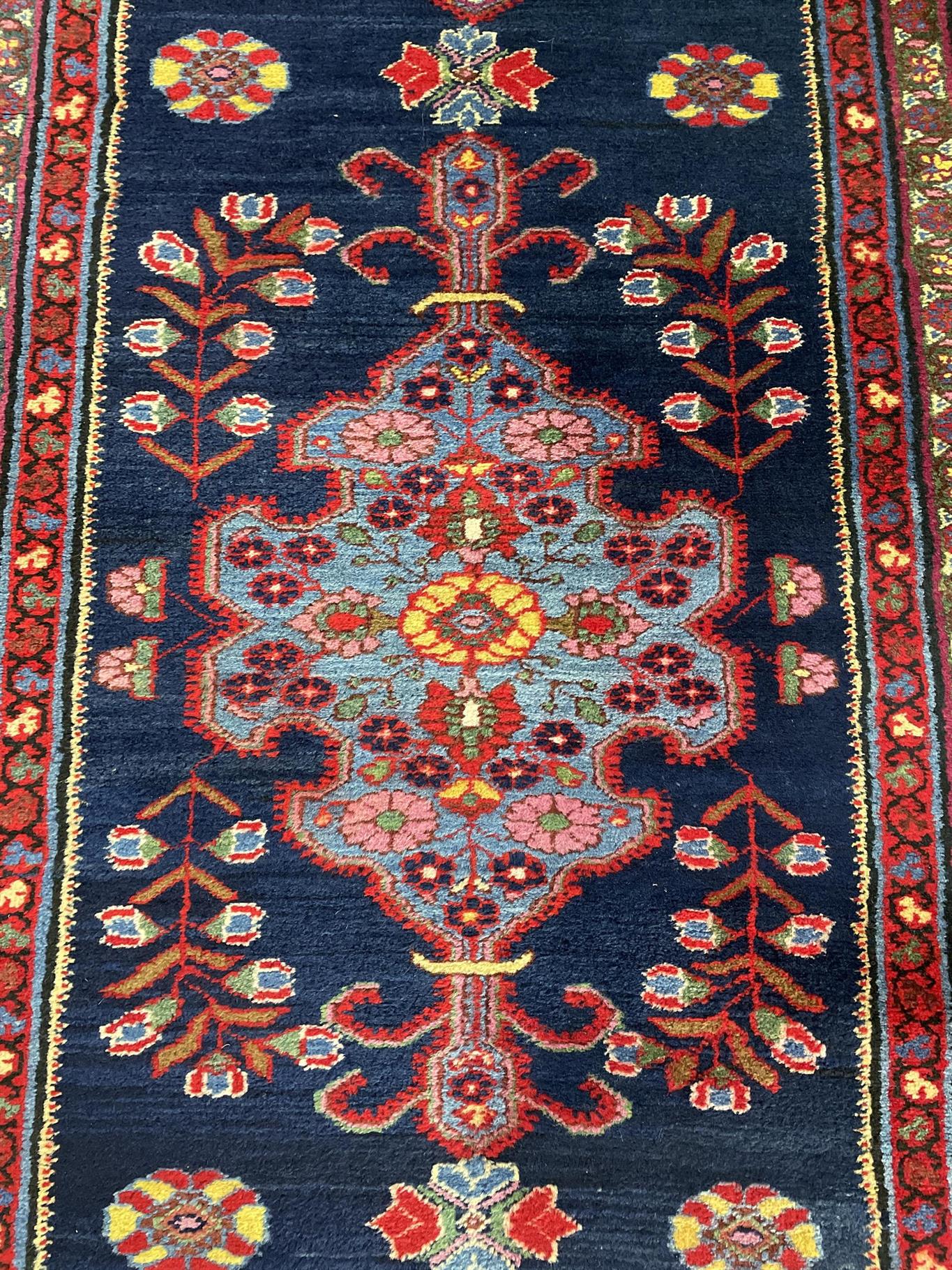 AORug#14456 size. 3' 01" x 21' 00"