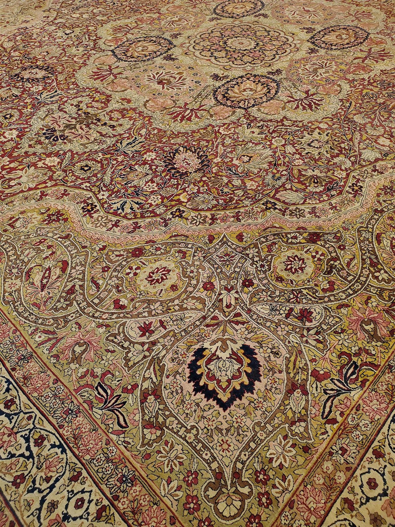 AORug#10457 size. 17' 07" x 19' 00"