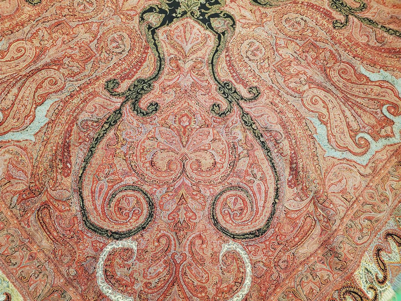 AORug#14661 size. 6' 03" x 6' 02"