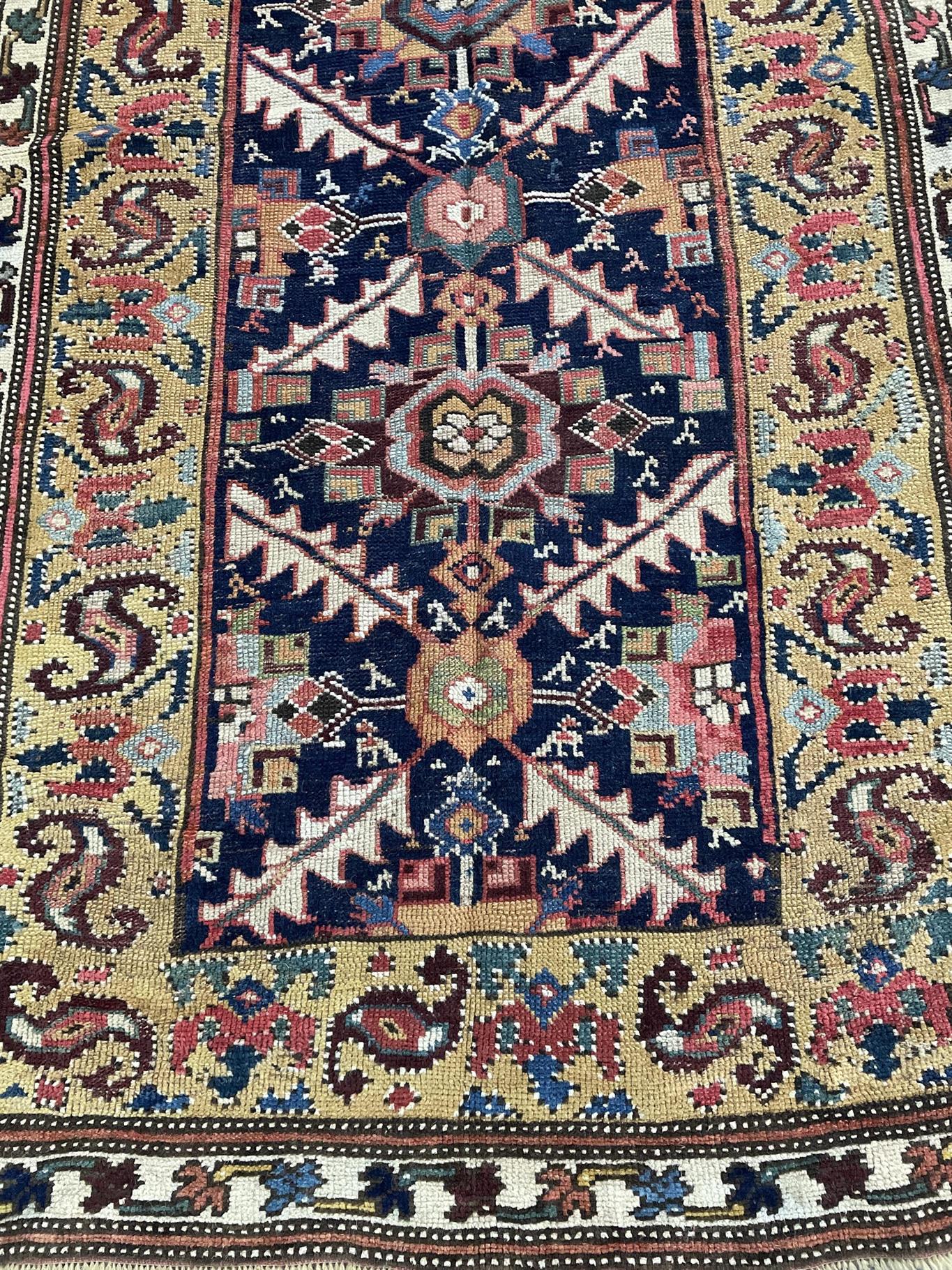 AORug#8117 size. 3' 00" x 15' 05"