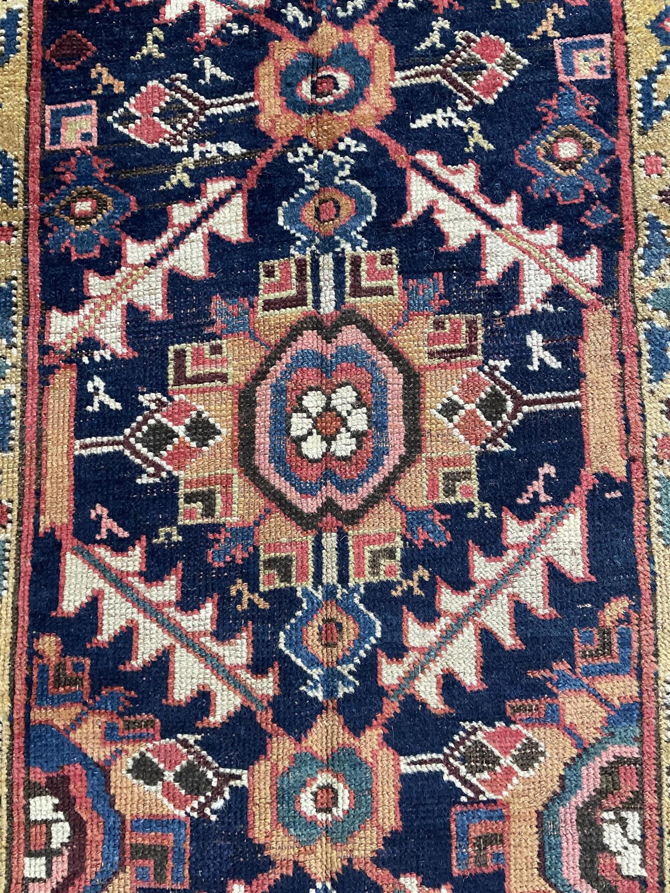 AORug#8117 size. 3' 00" x 15' 05"