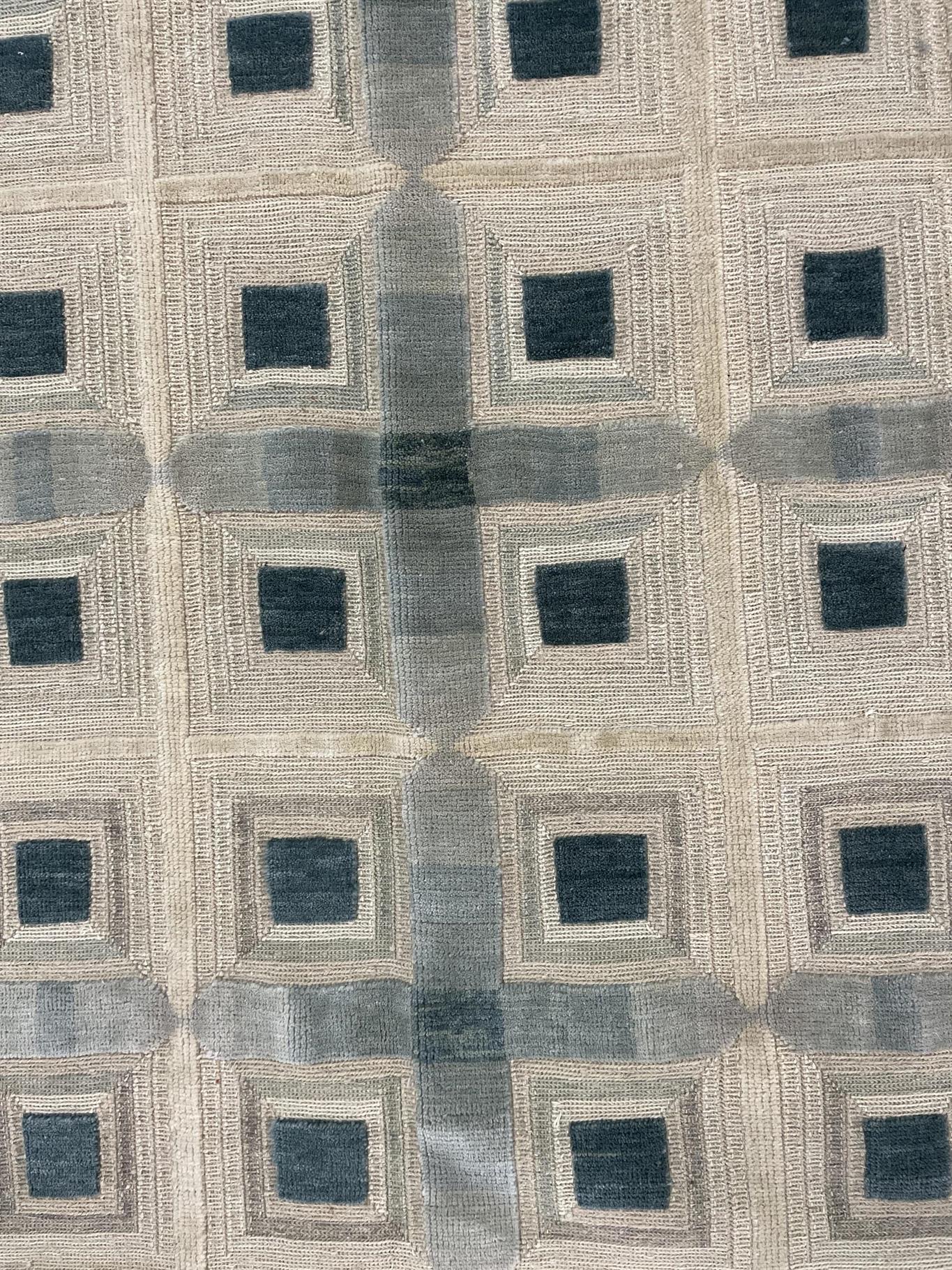AORug#14964 size. 6' 00" x 9' 00"