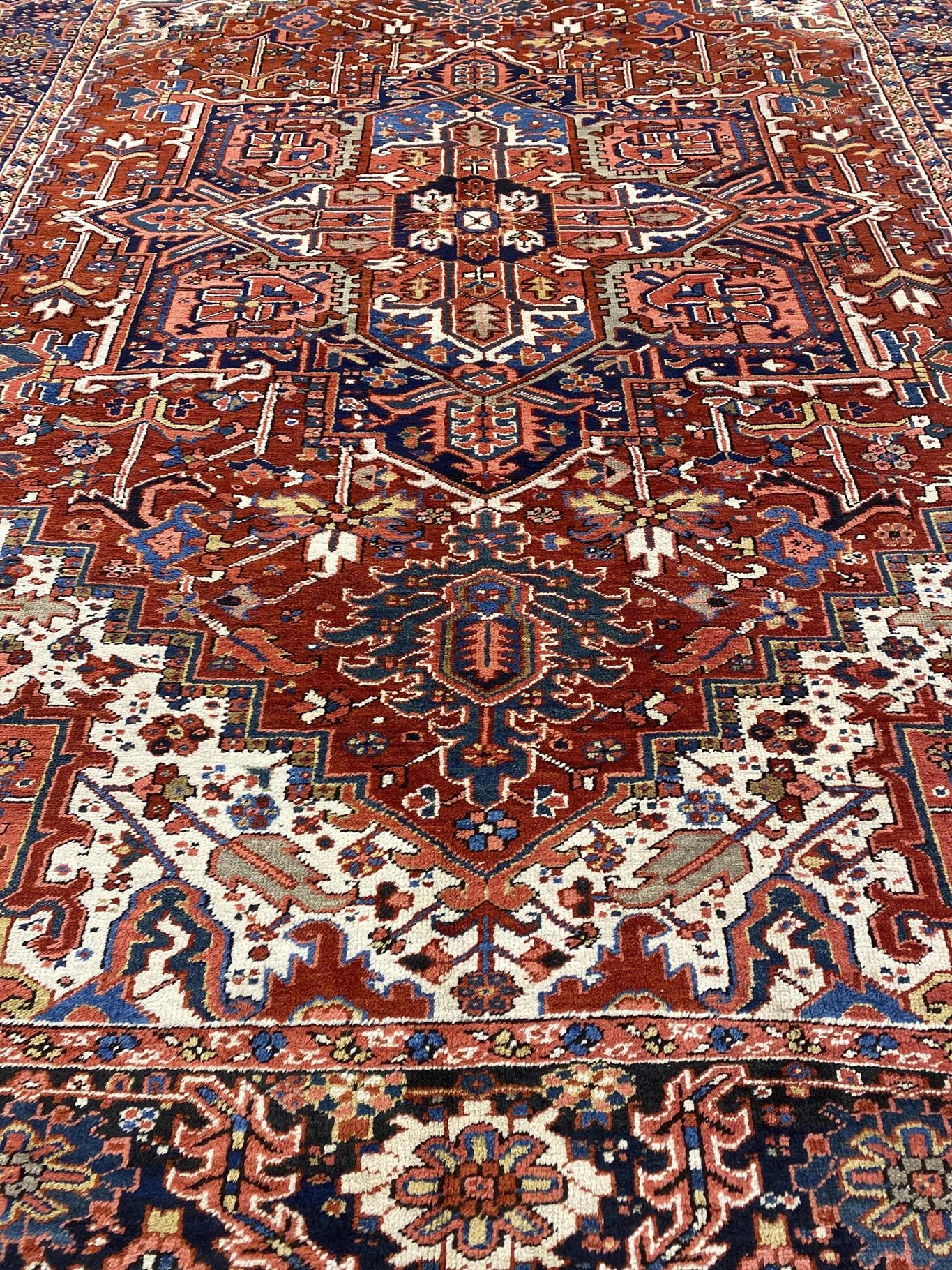 AORug#14665 size. 8' 07" x 11' 09"