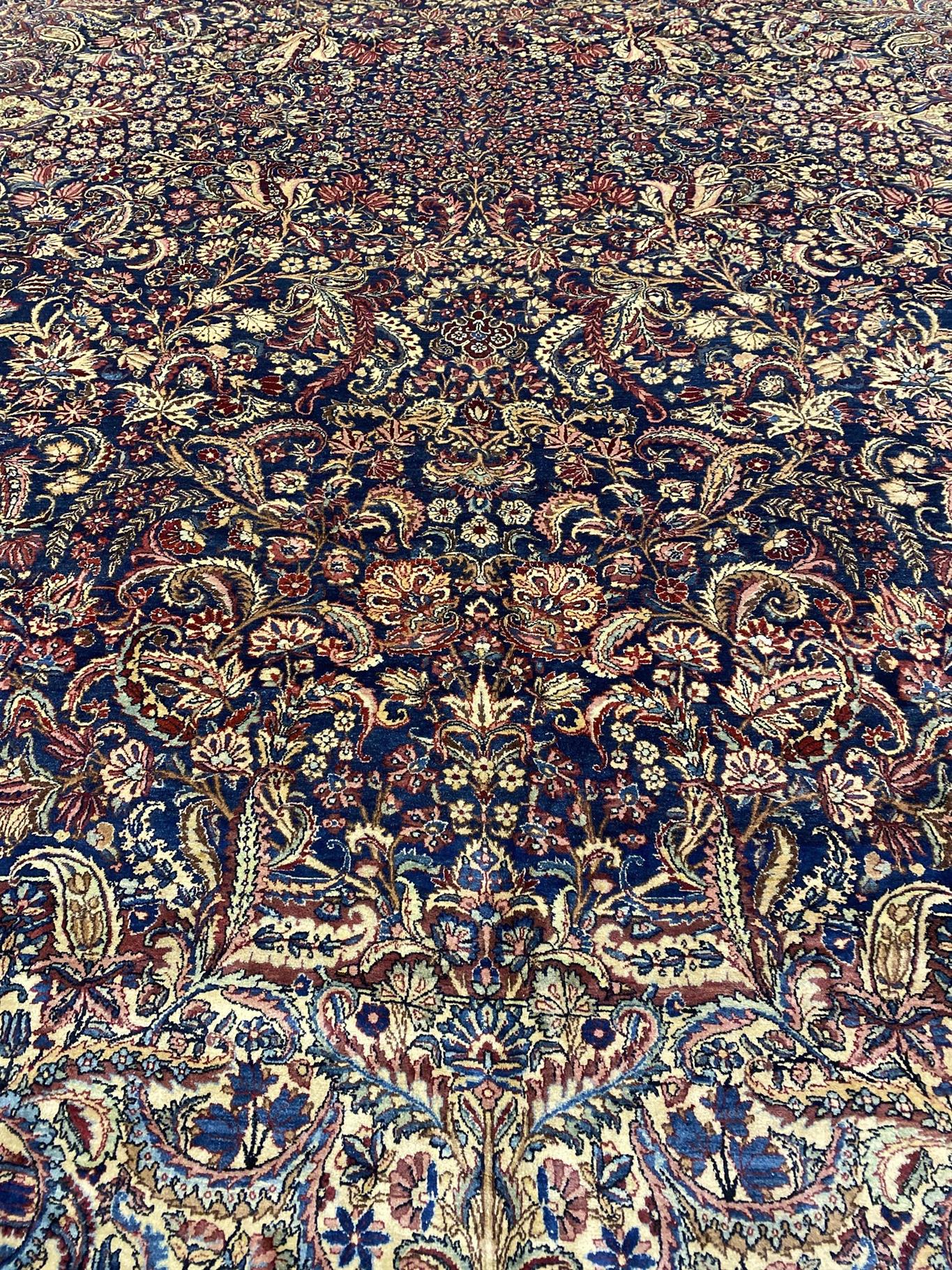 AORug#13249 size. 9' 10" x 14' 10"