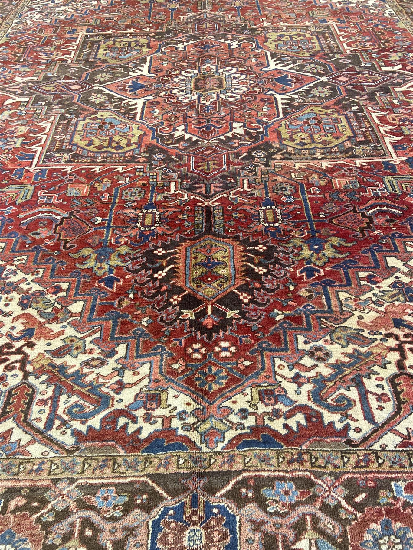 AORug#12703 size. 11' 04" x 14' 05"