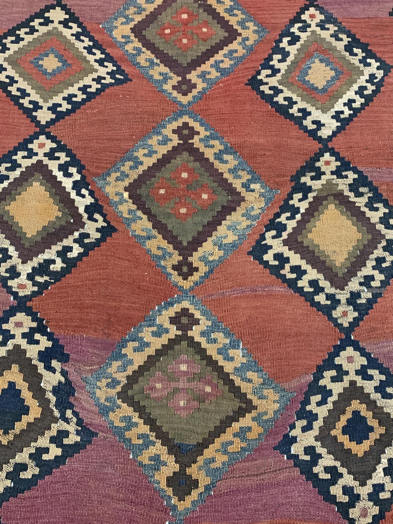 AORug#5046 size. 4' 04" x 9' 11"