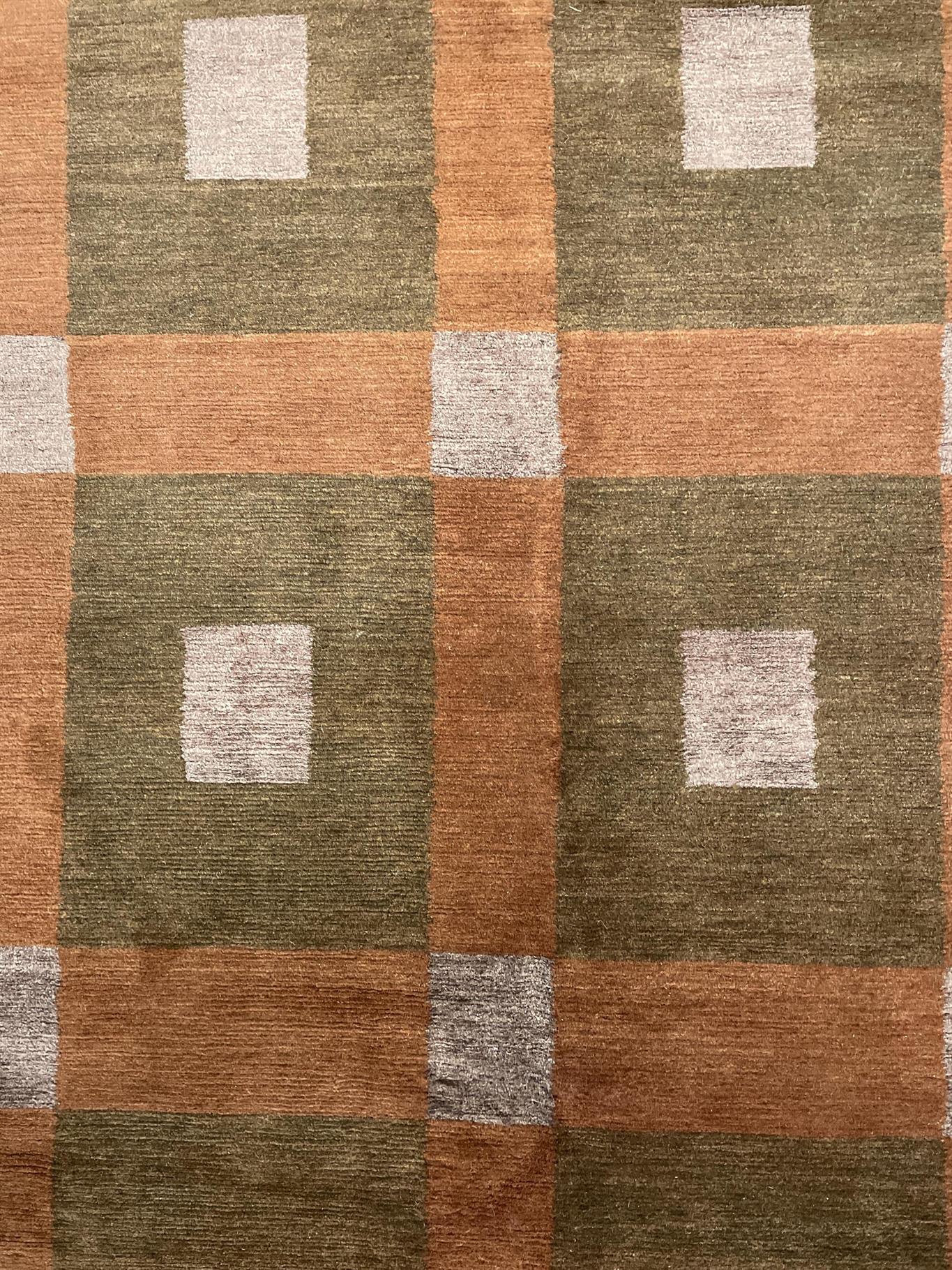 AORug#15453 size. 13' 01" x 13' 02"