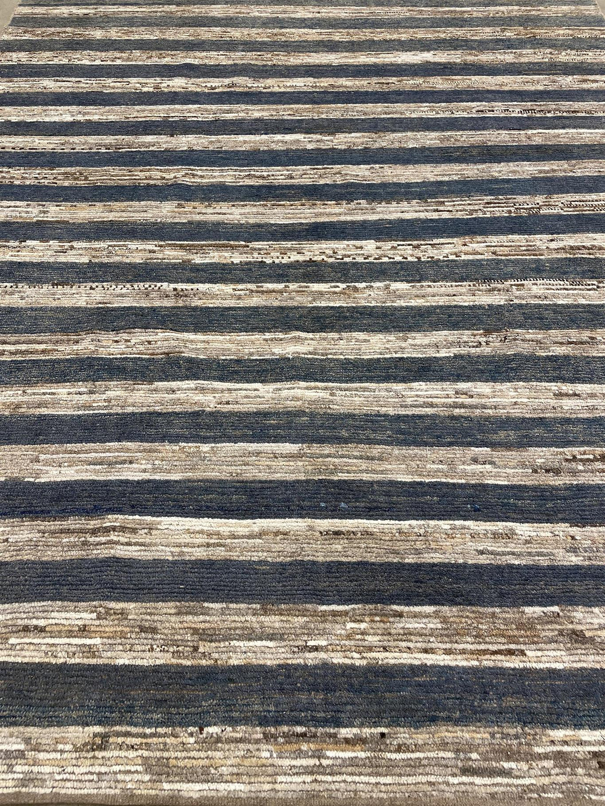AORug#14750 size. 8' 11" x 11' 10"