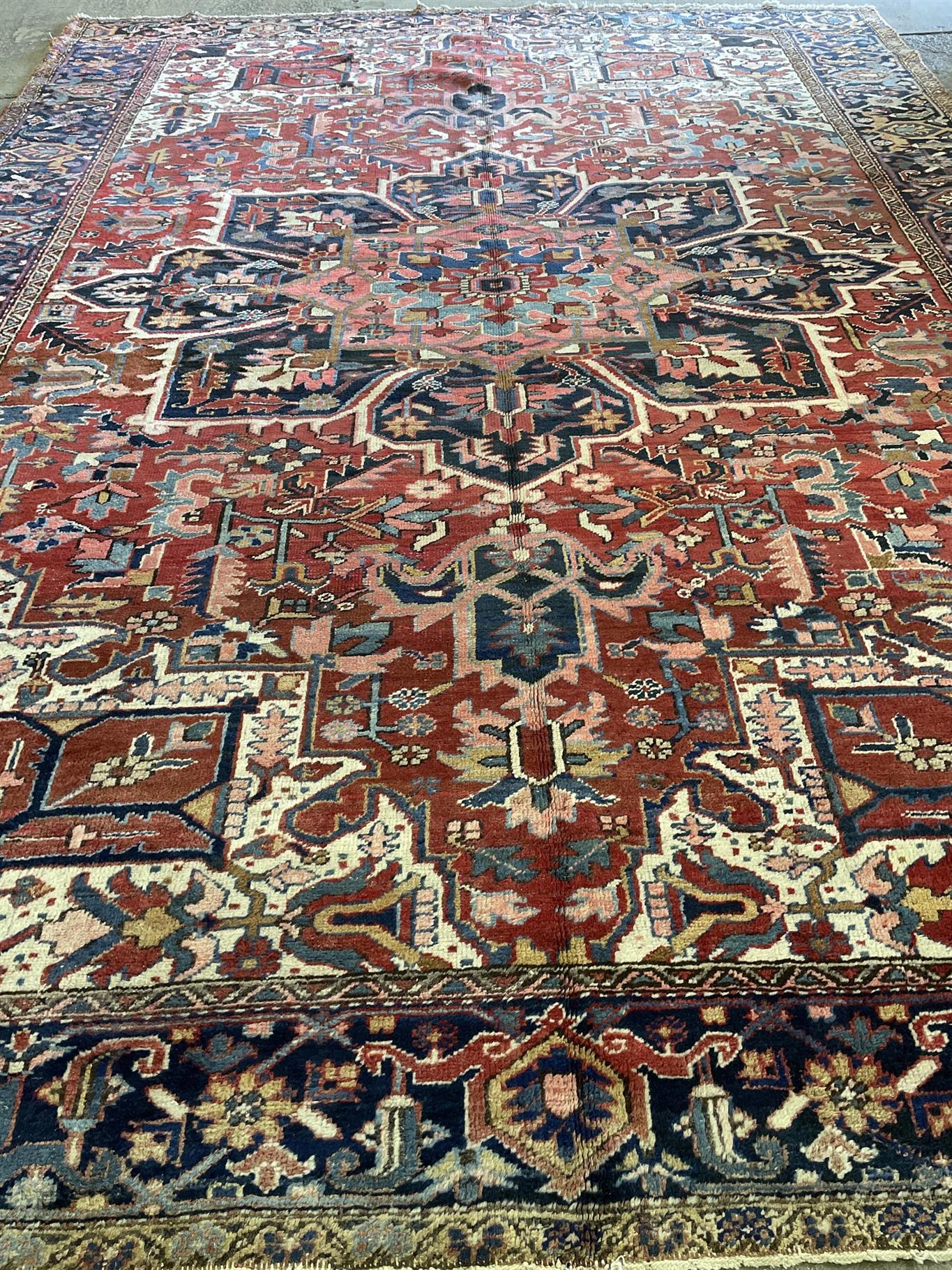 AORug#4655 size. 9' 02" x 12' 02"