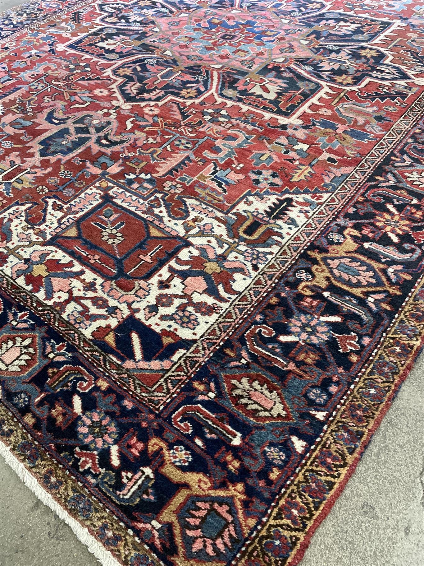 AORug#4655 size. 9' 02" x 12' 02"
