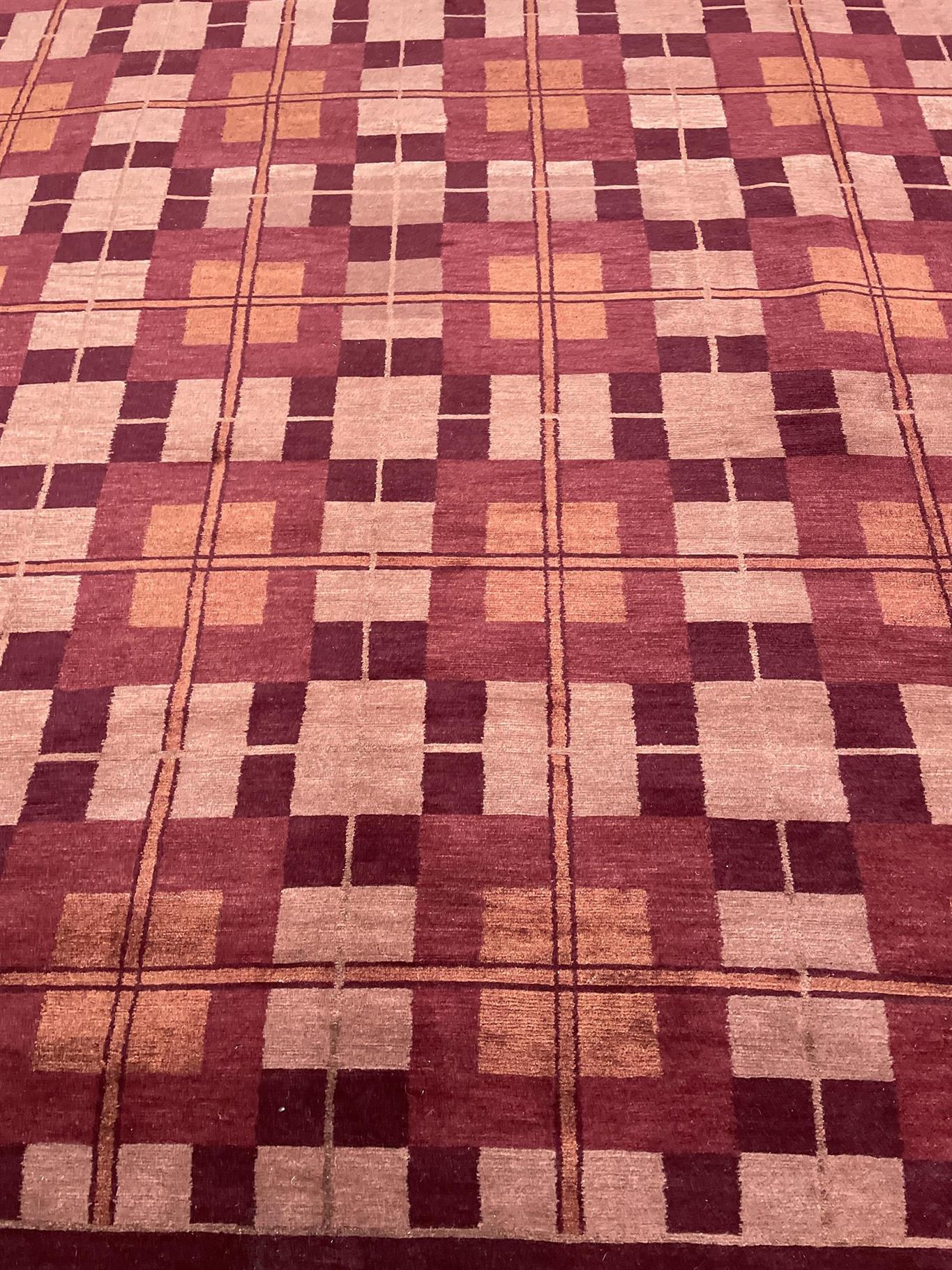 AORug#15436 size. 12' 11" x 13' 03"