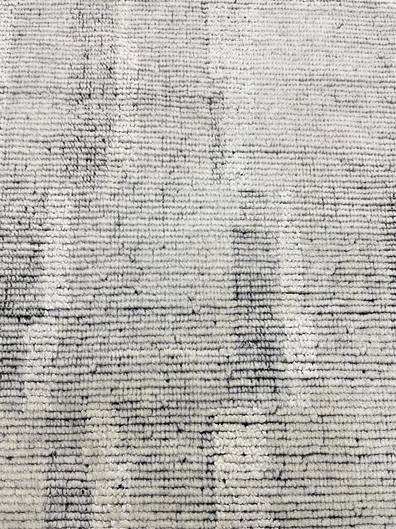 AORug#15000 size. 9'0" X 12'0"