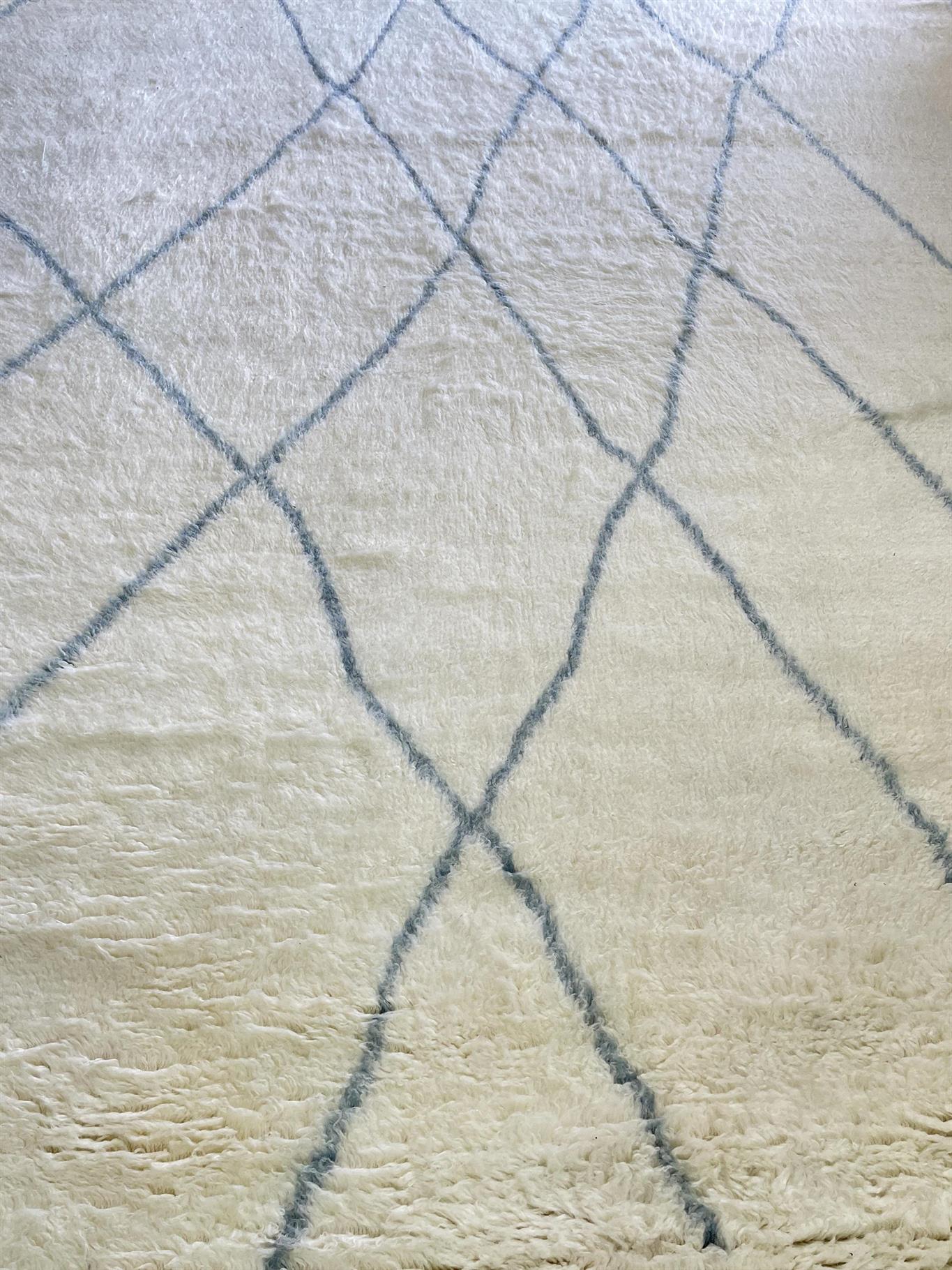 AORug#14276 size. 9'0" X 12'0"