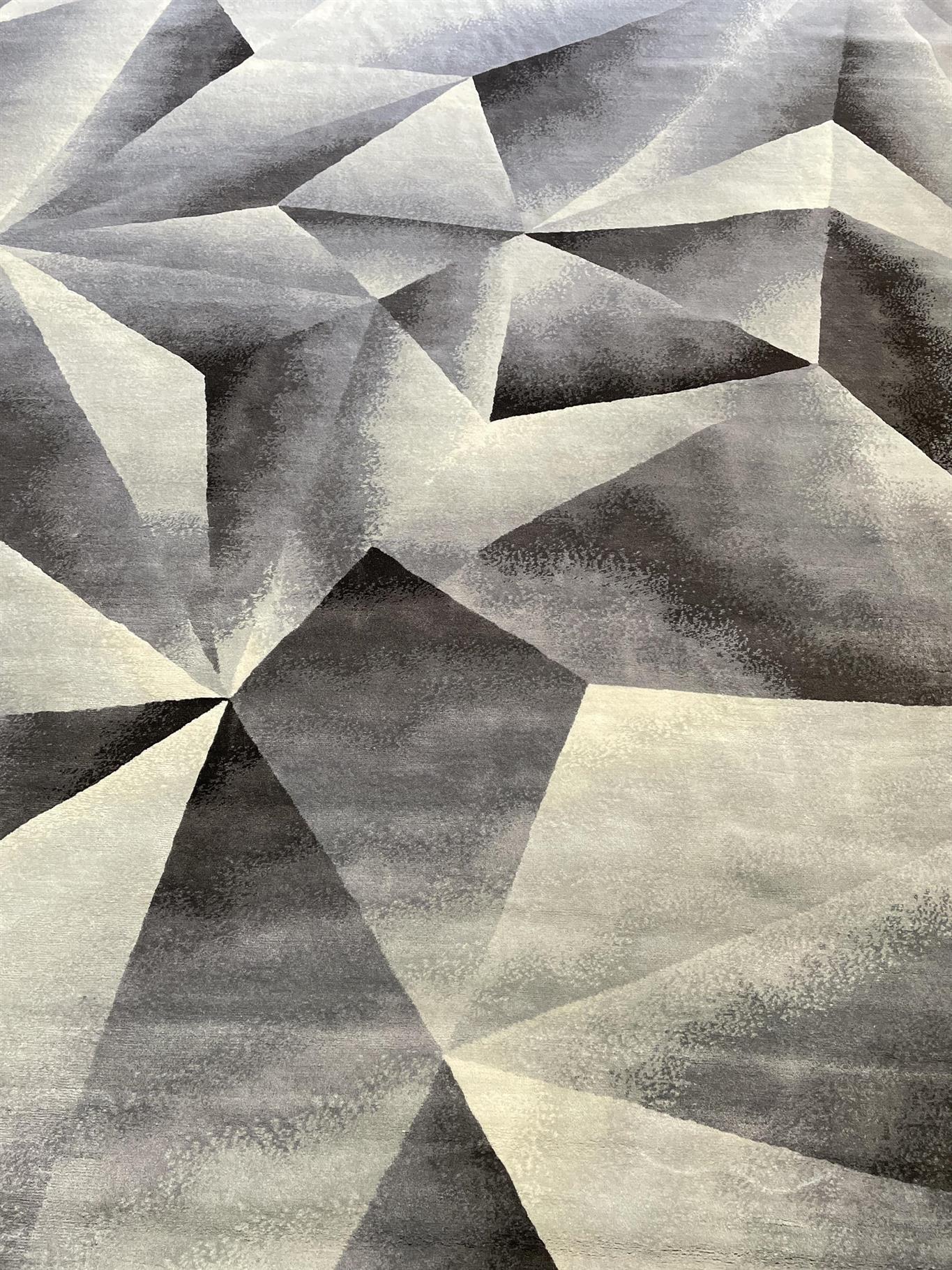 AORug#14318 size. 9'0" X 12'0"
