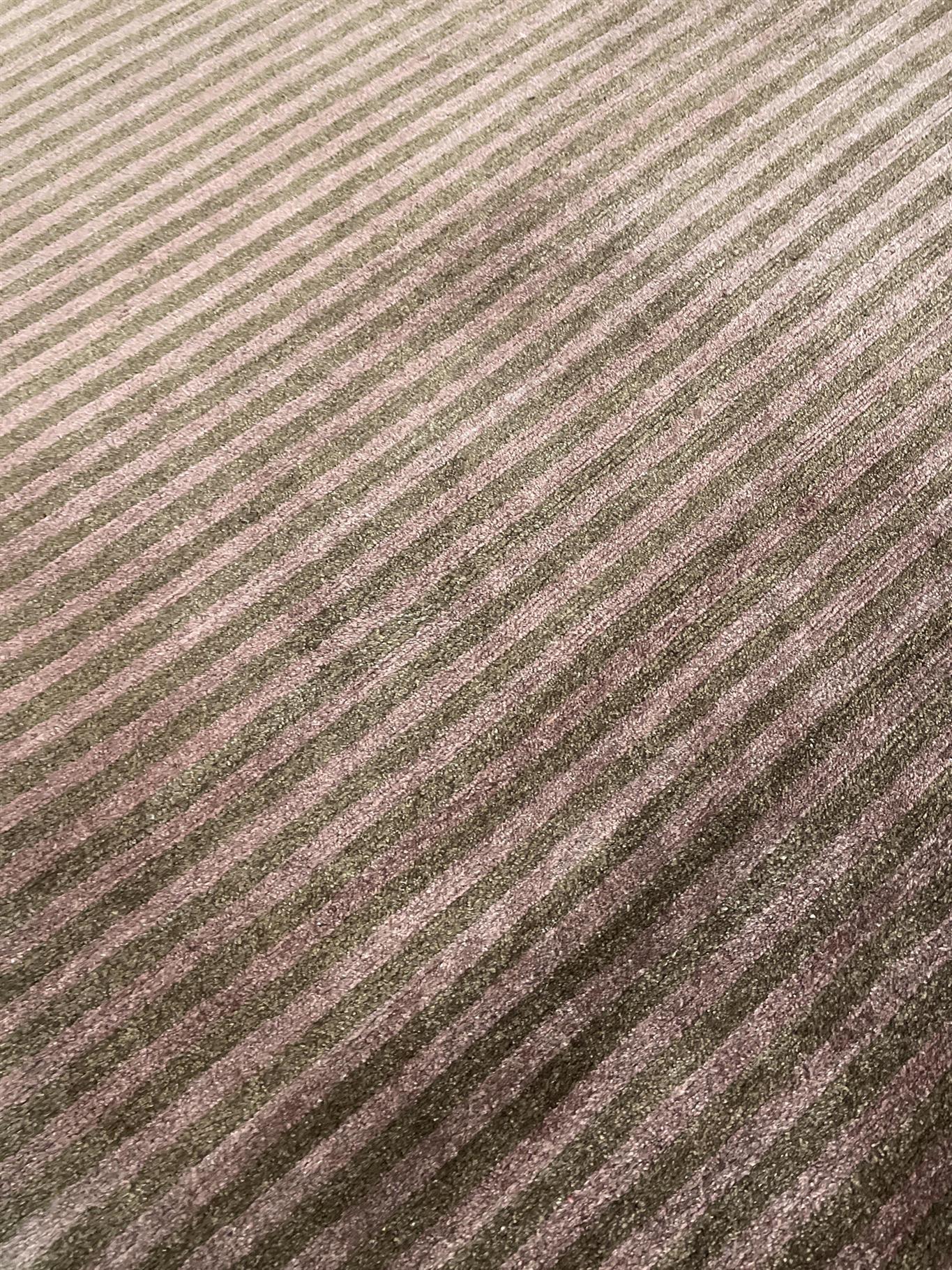 AORug#15164 size. 6' 10" x 9' 11"