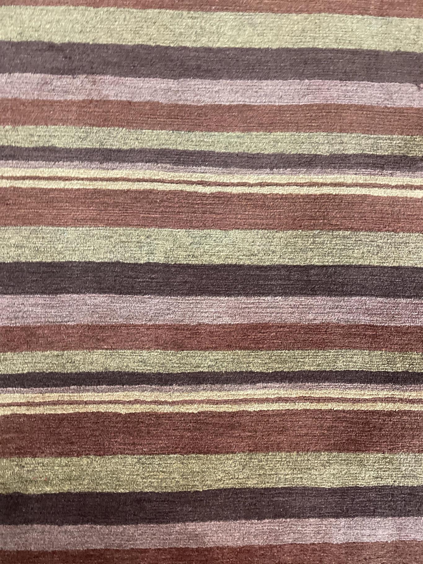 AORug#15407 size. 8' 10" x 8' 10"