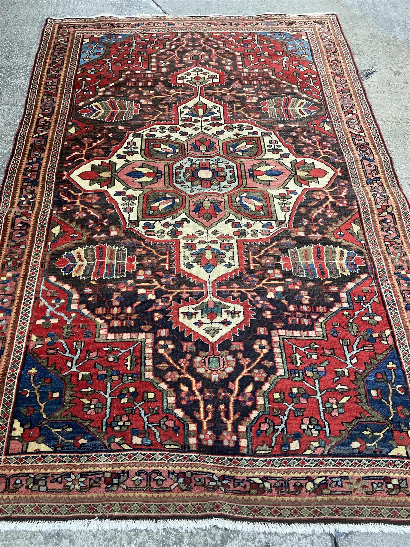 AORug#2321 size. 3' 05" x 5' 01"