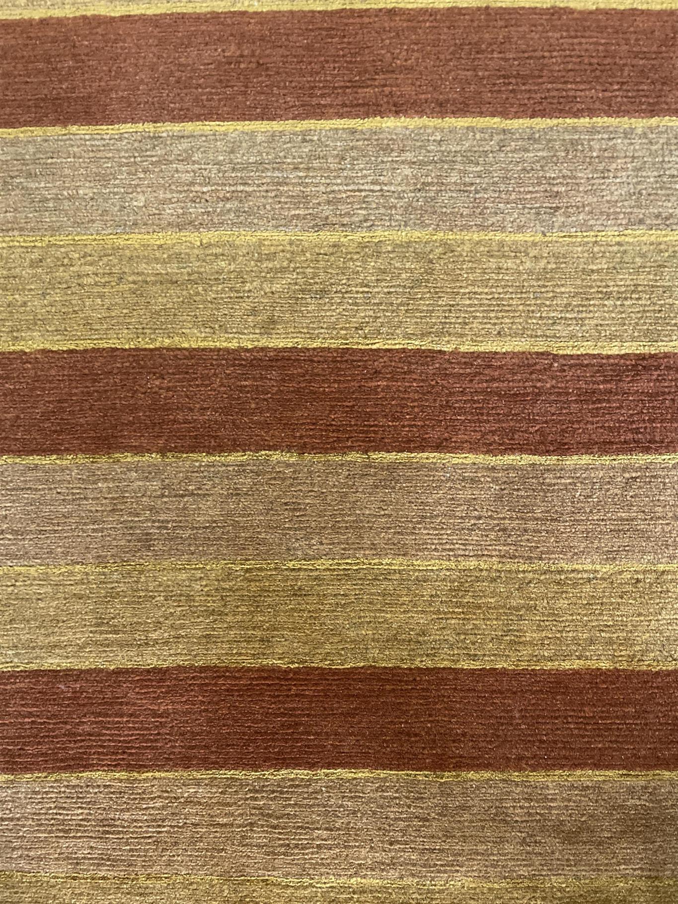 AORug#15202 size. 8' 04" x 9' 09"