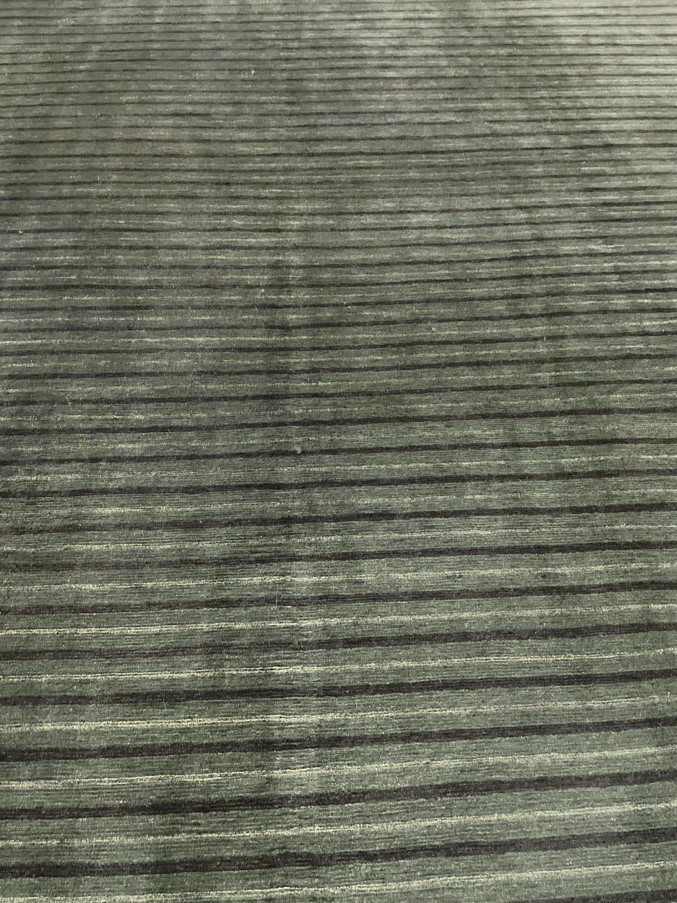 AORug#15262 size. 10' 00" x 11' 08"