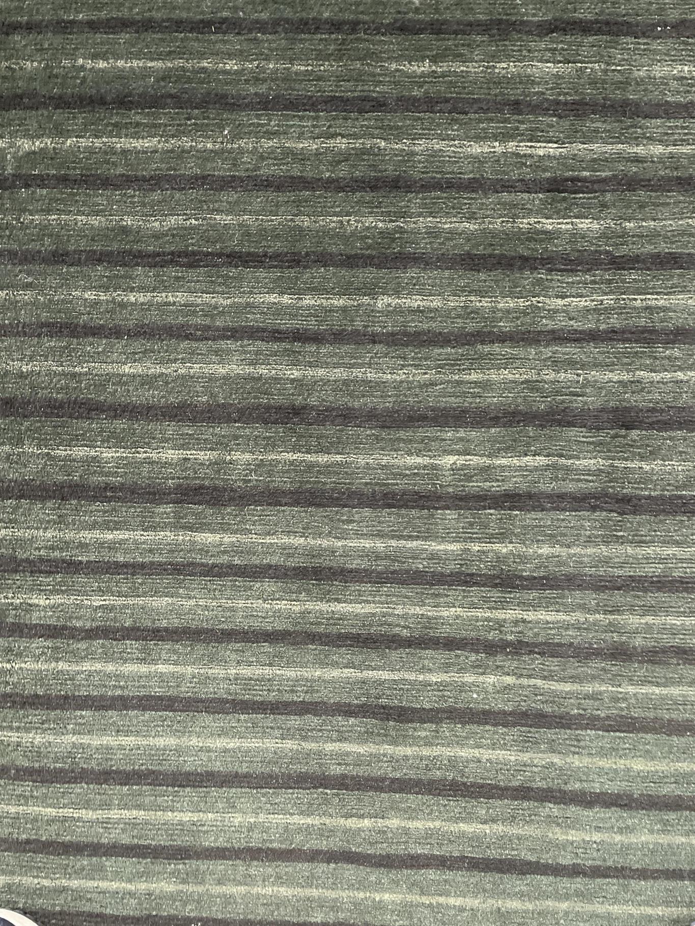 AORug#15262 size. 10' 00" x 11' 08"