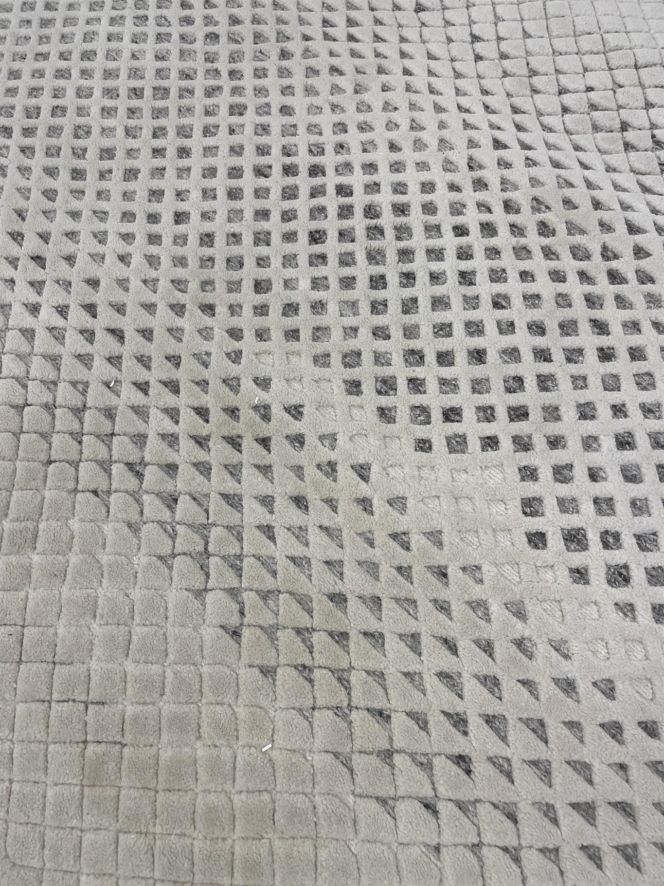 AORug#13745 size. 10'0" X 14'0"