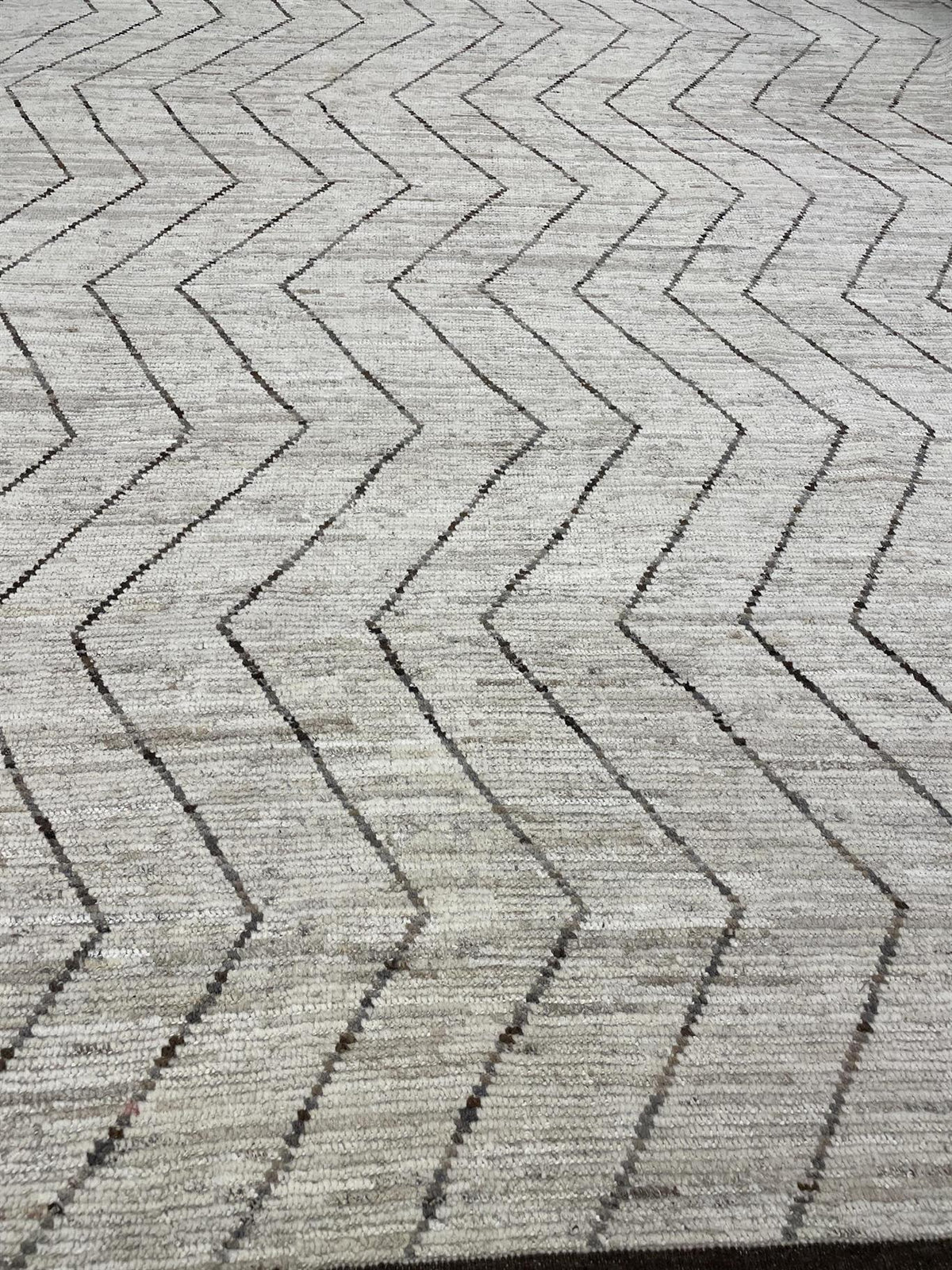 AORug#16241 size. 10' 03" x 13' 05"