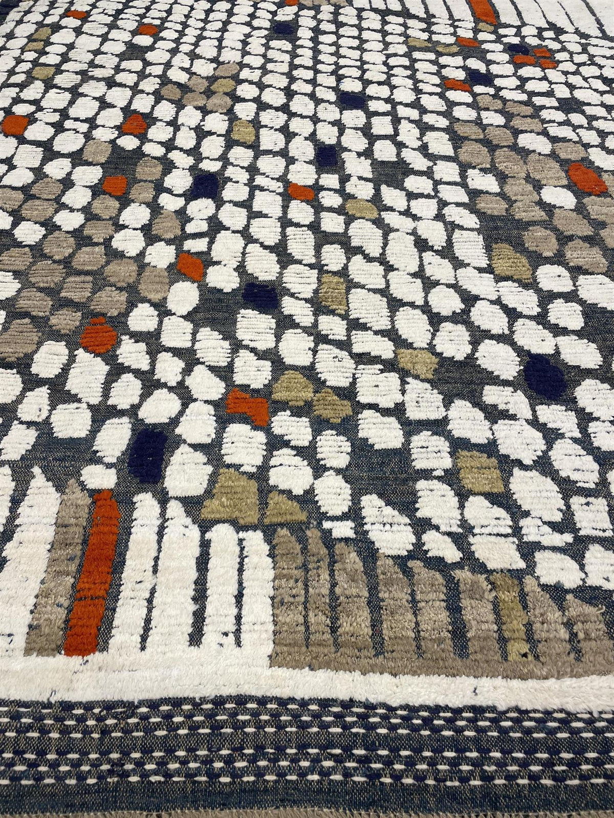 AORug#14704 size. 9'0" X 10'0"
