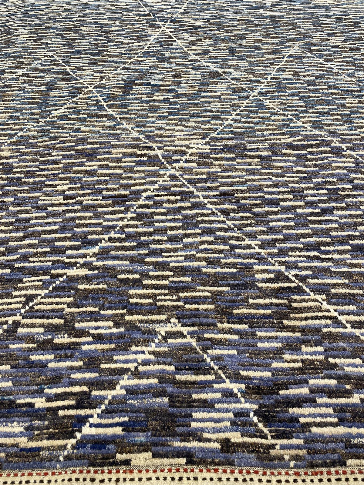AORug#16273 size. 10' 03" x 13' 00"