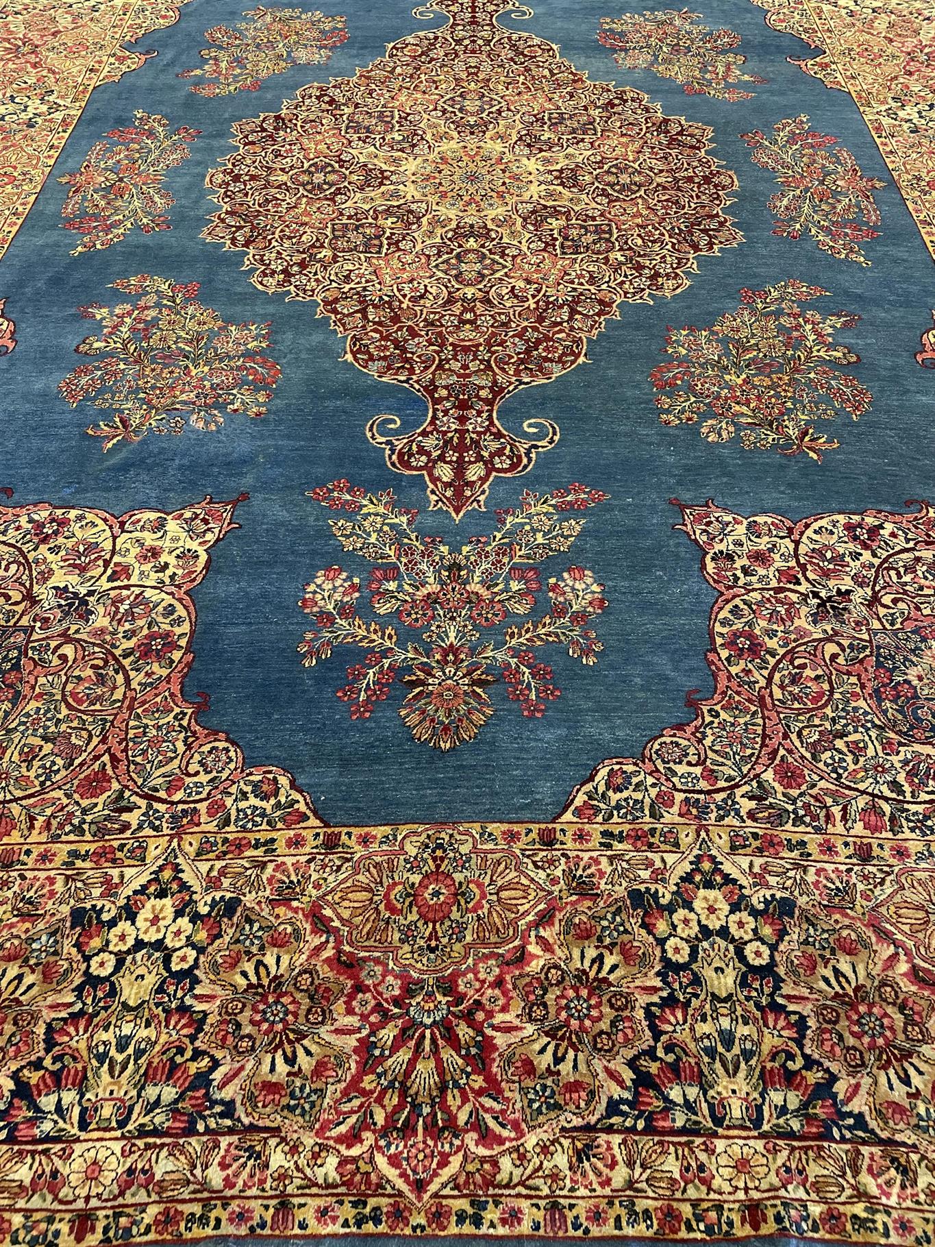 AORug#13475 size. 10' 10" x 15' 03"