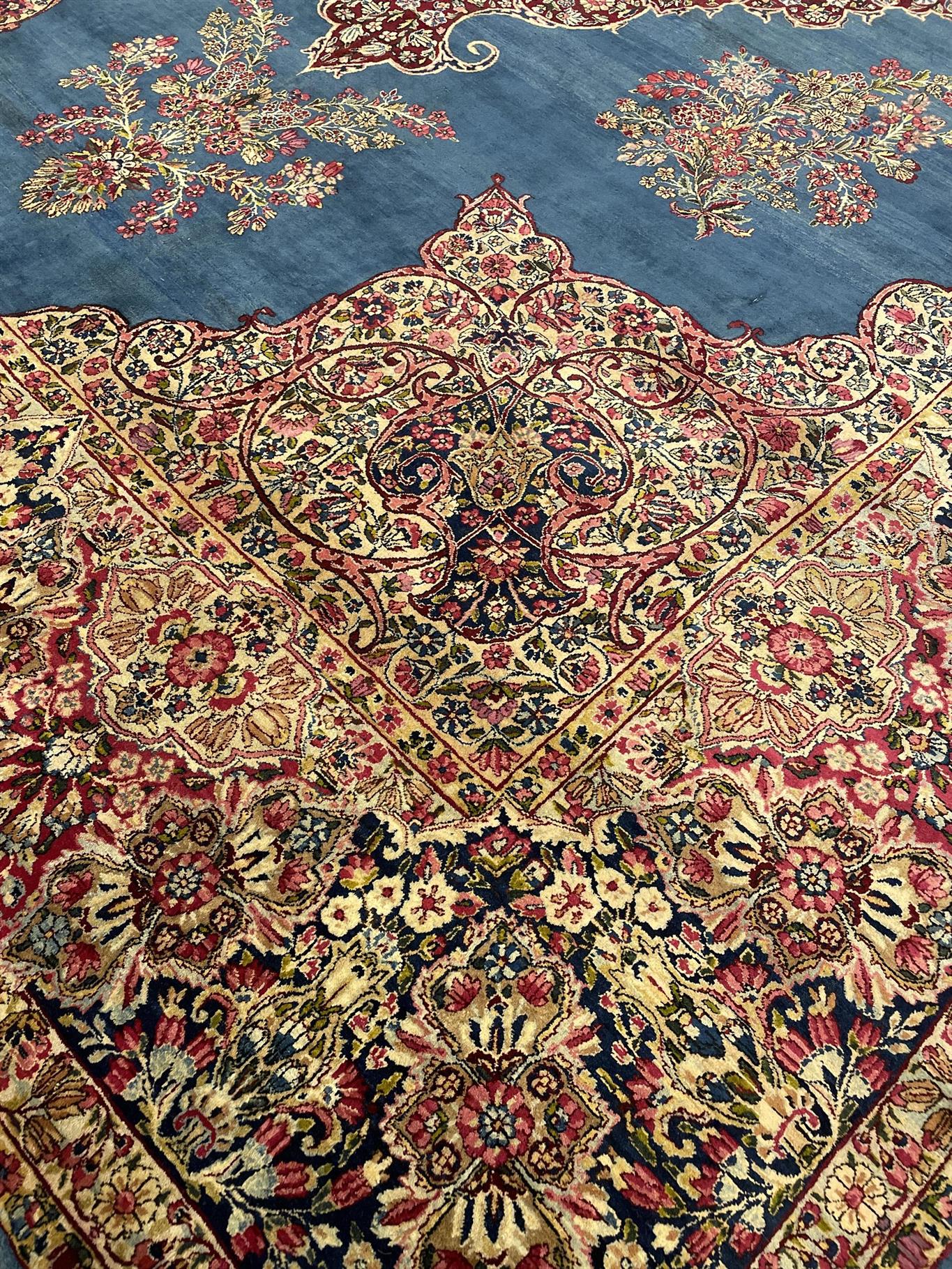 AORug#13475 size. 10' 10" x 15' 03"
