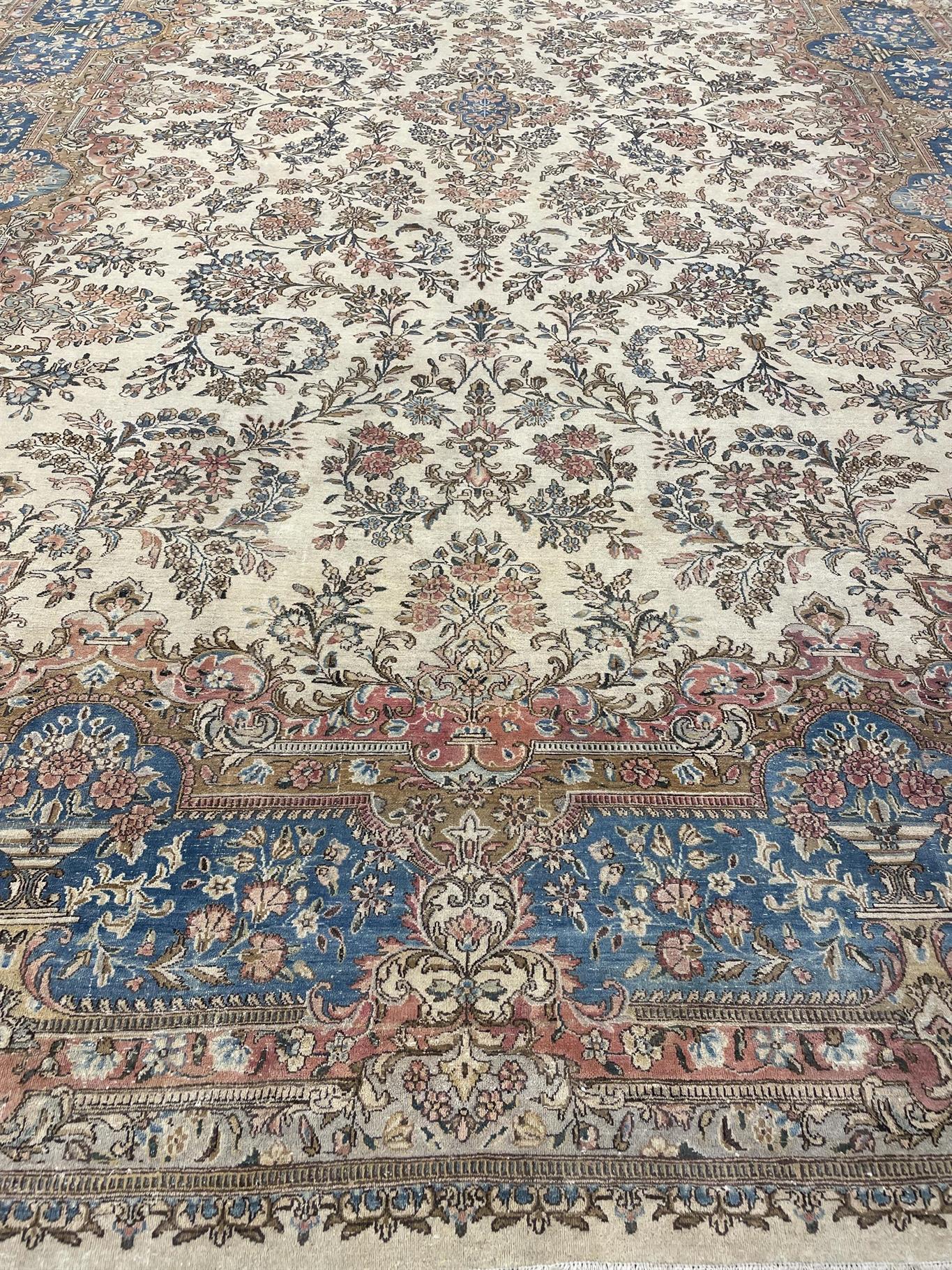 AORug#10398 size. 10' 06" x 16' 10"