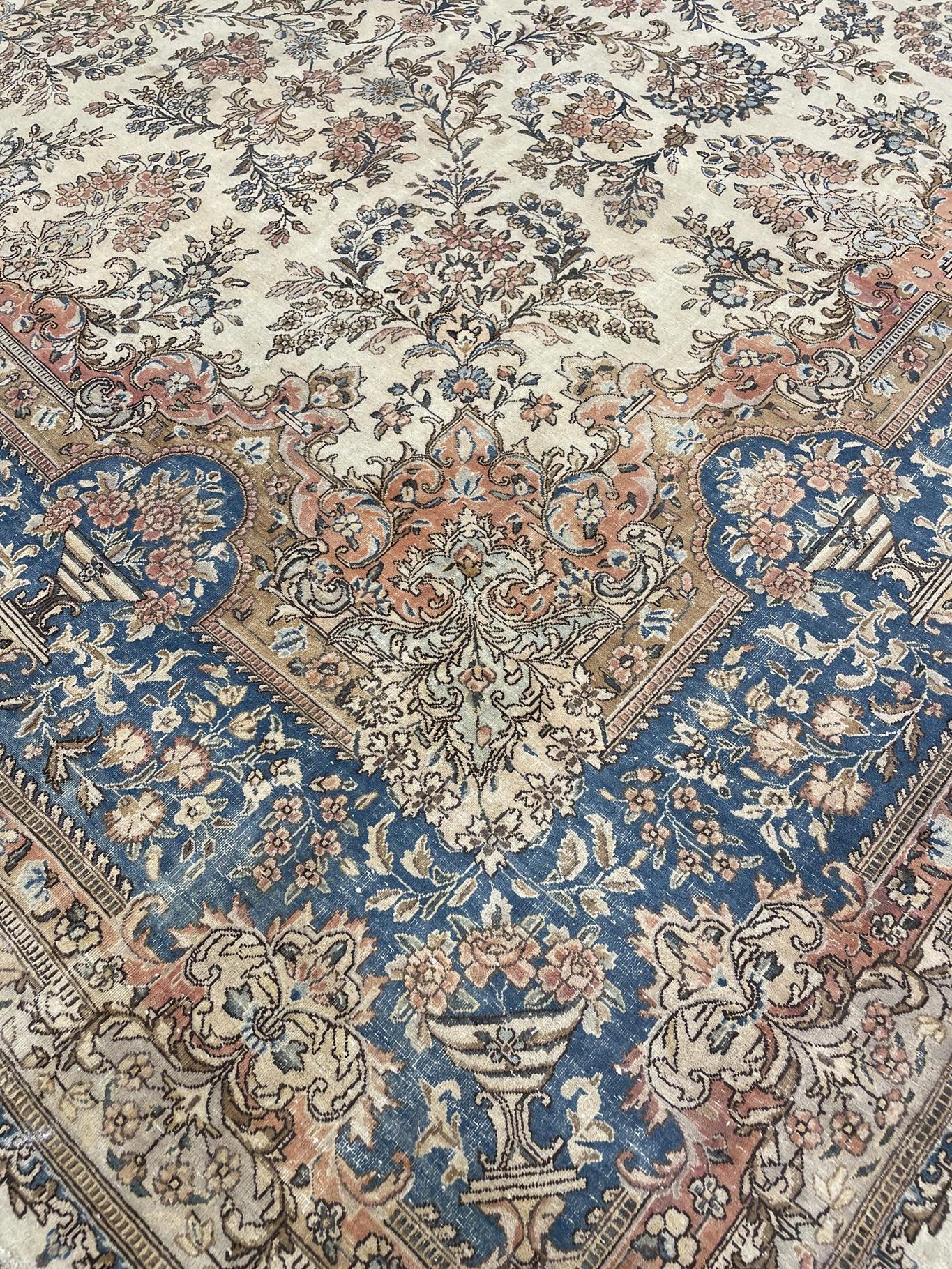 AORug#10398 size. 10' 06" x 16' 10"