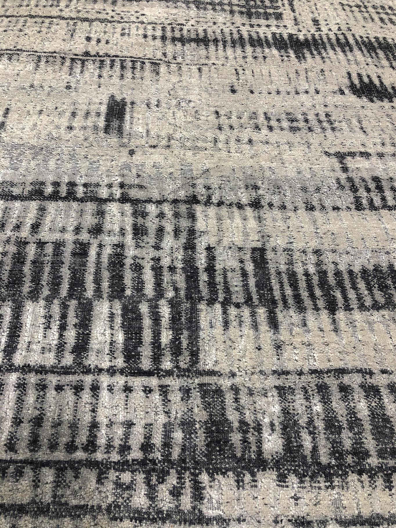 AORug#16338 size. 8' 10" x 12' 02"