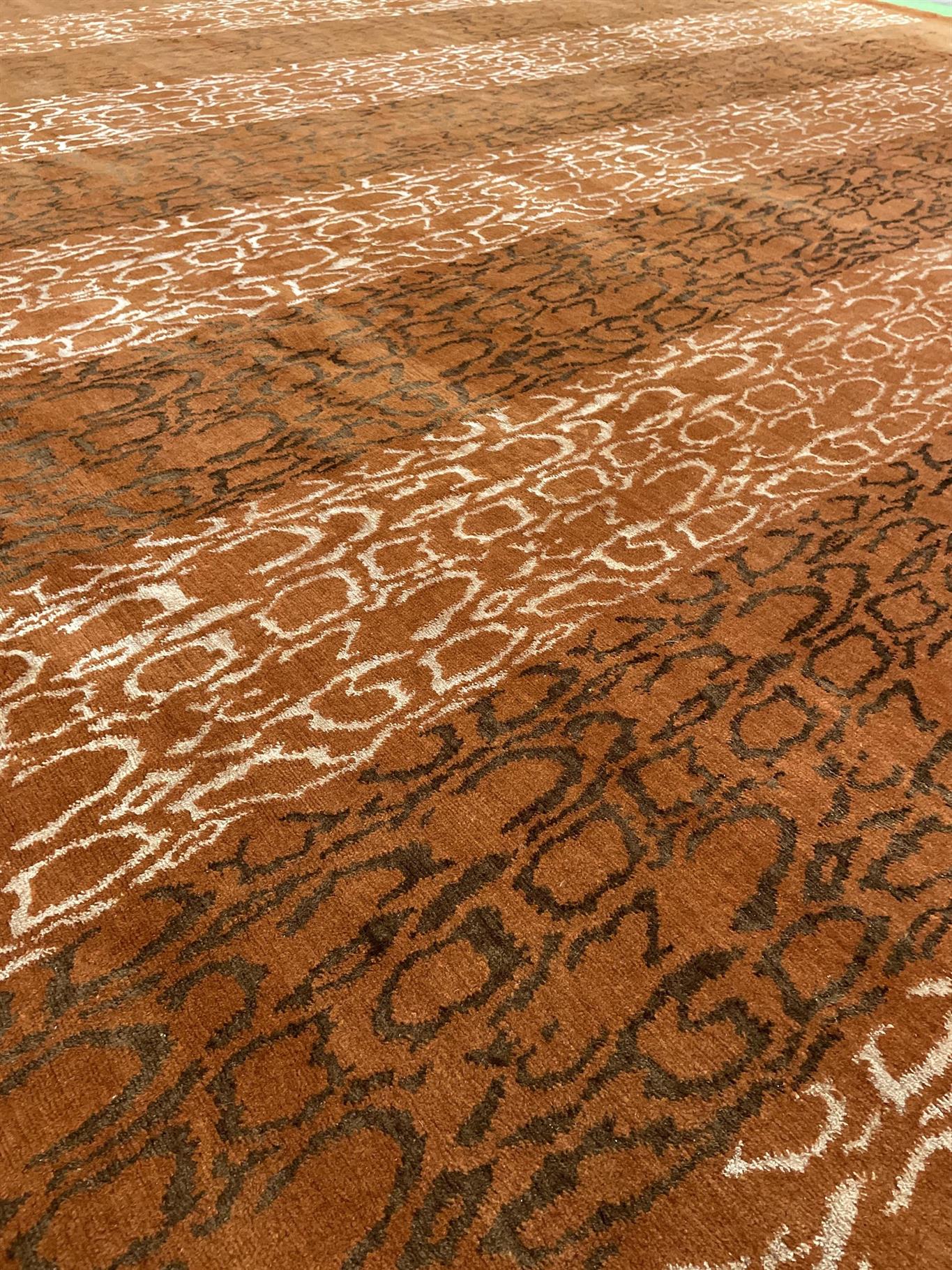 AORug#15464 size. 12' 08" x 13' 00"