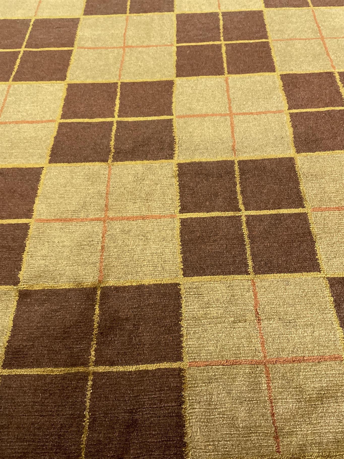 AORug#15460 size. 13' 01" x 13' 05"