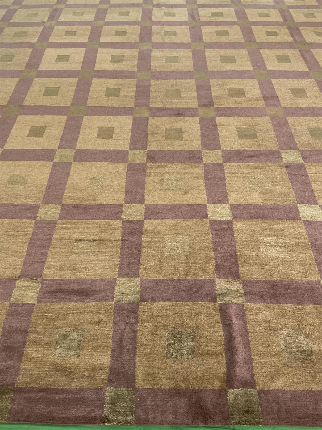 AORug#15450 size. 13' 02" x 13' 05"