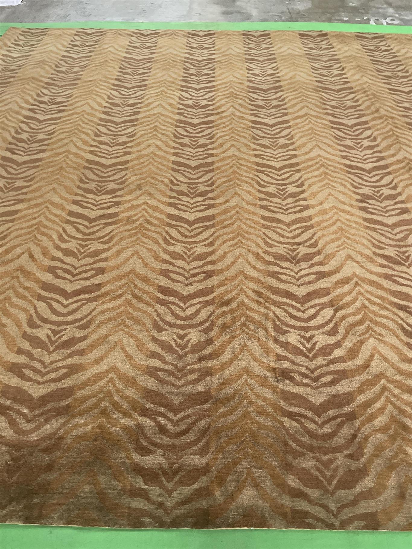 AORug#15458 size. 13' 03" x 13' 05"