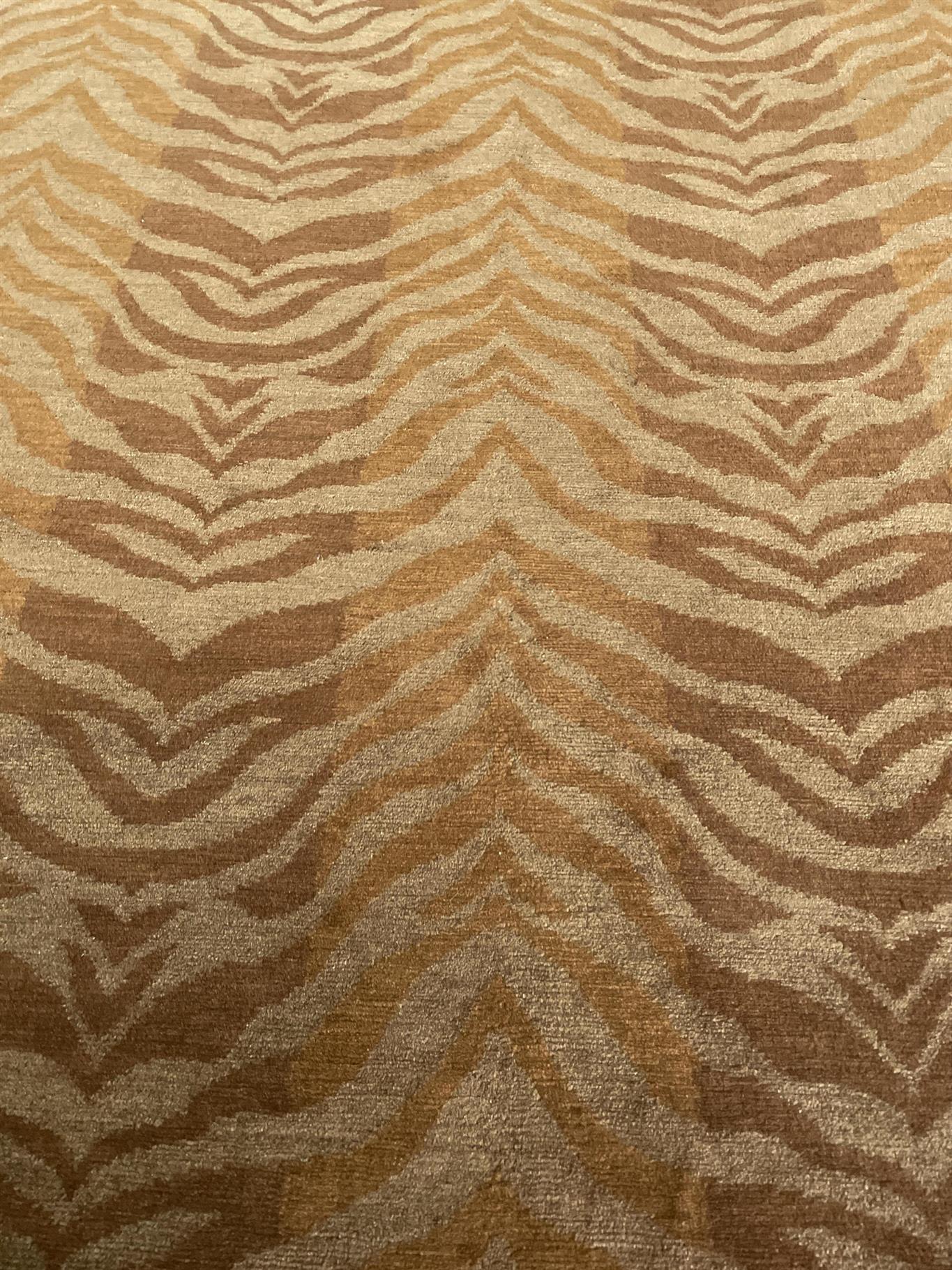 AORug#15458 size. 13' 03" x 13' 05"