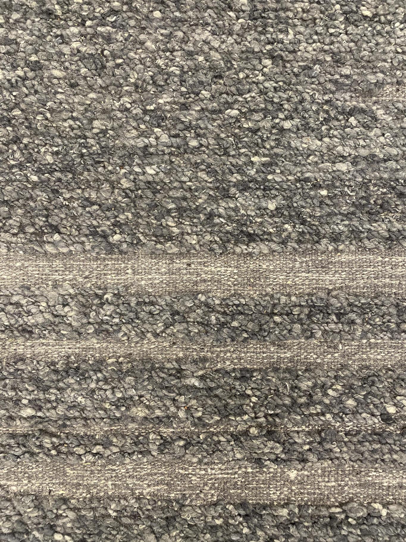 AORug#16325 size. 8' 01" x 10' 02"