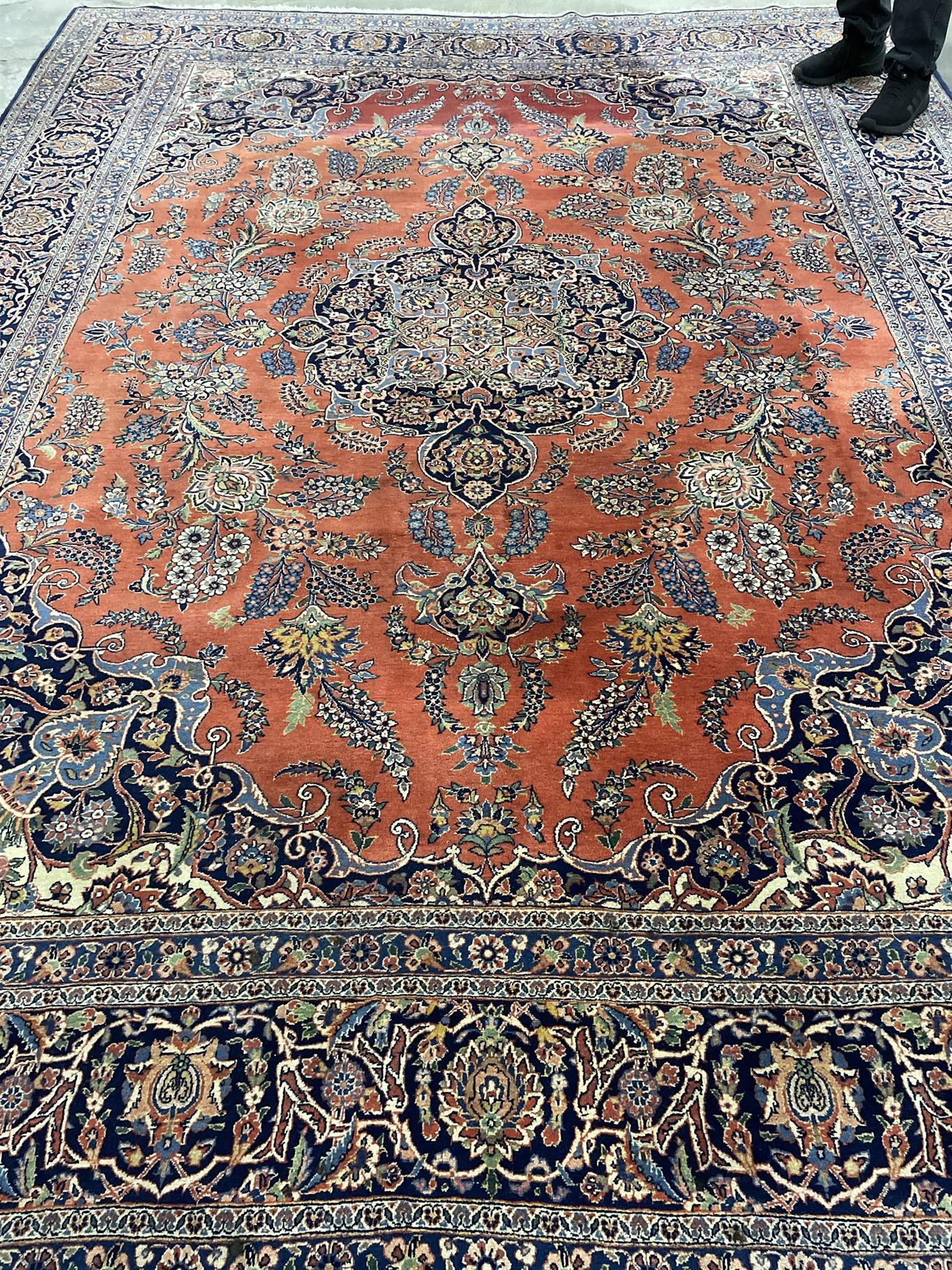 AORug#16481 size. 8' 10" x 11' 09"