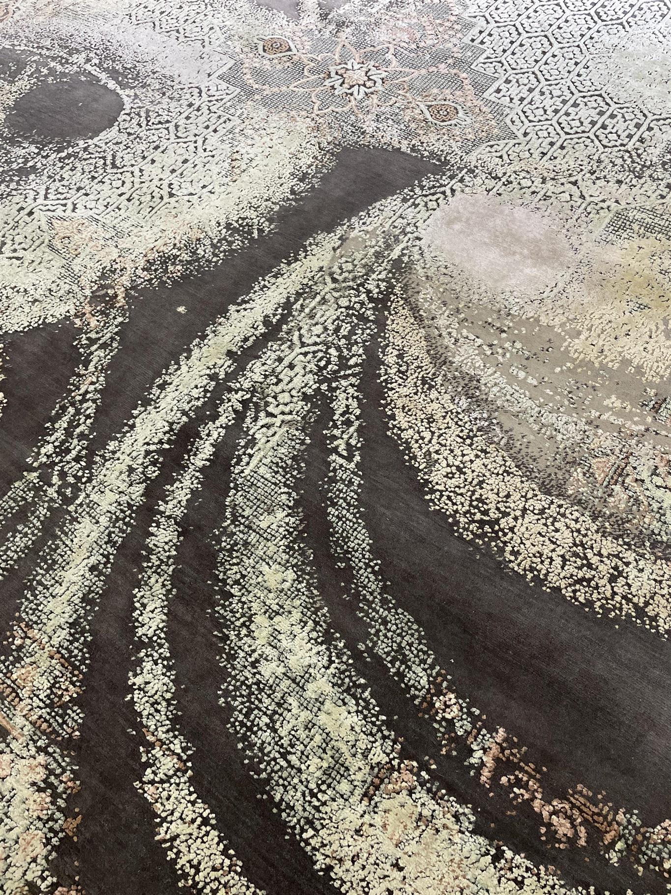 AORug#16169 size. 9' 00" x 12' 02"