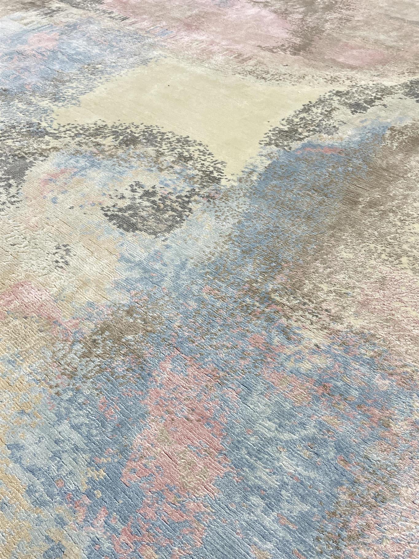 AORug#16154 size. 7' 10" x 9' 09"