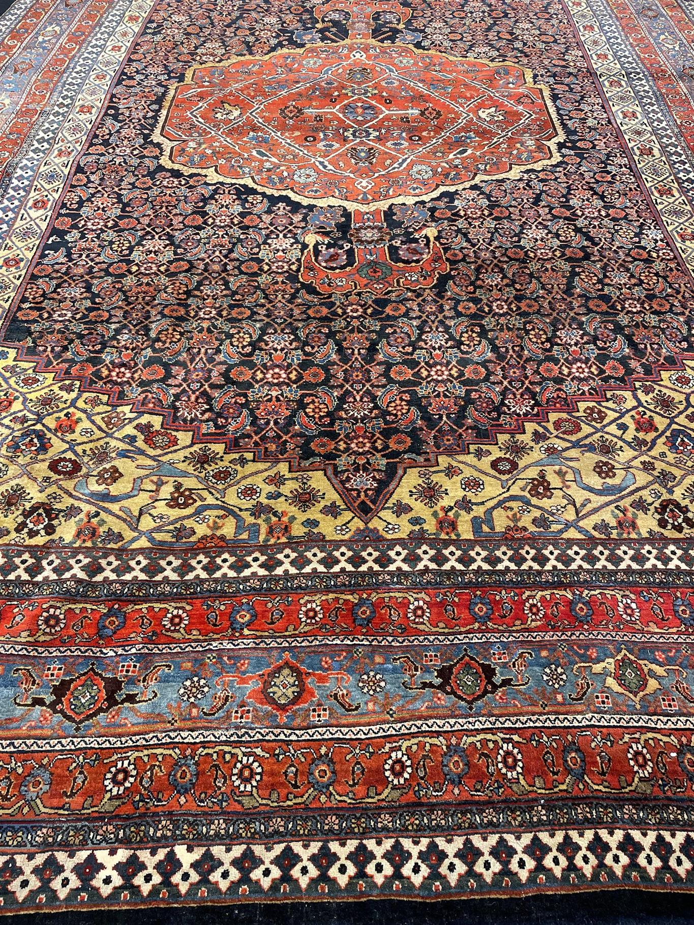 AORug#16494 size. 11' 06" x 18' 01"