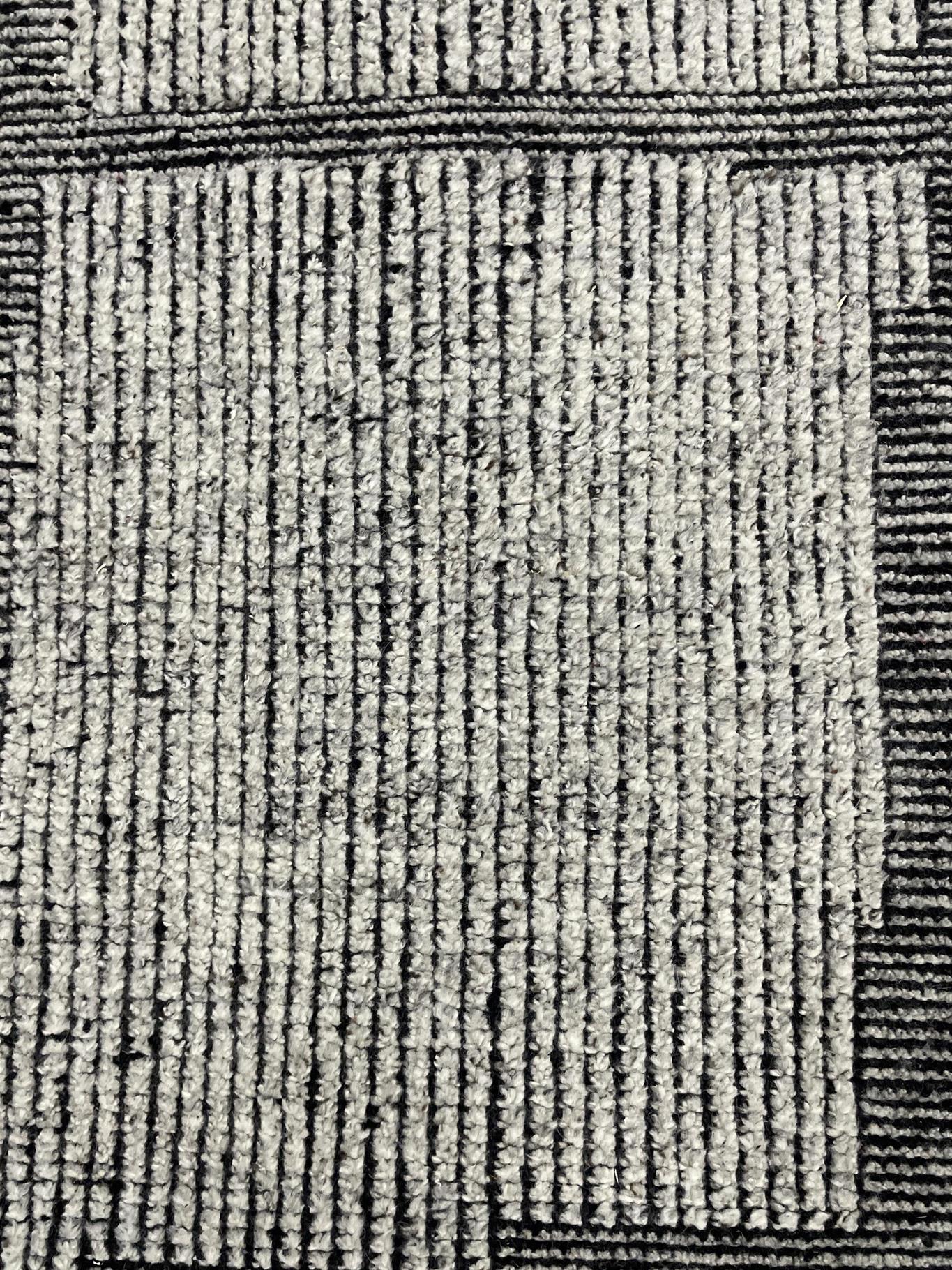 AORug#15061 size. 9'0" X 12'0"