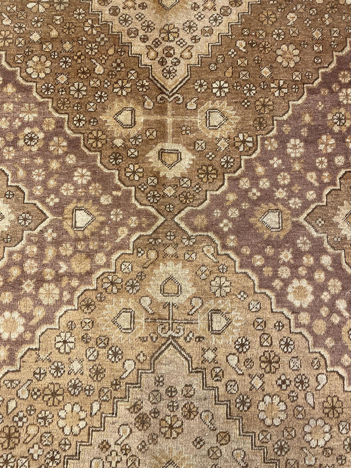 AORug#16531 size. 8' 10" x 18' 00"