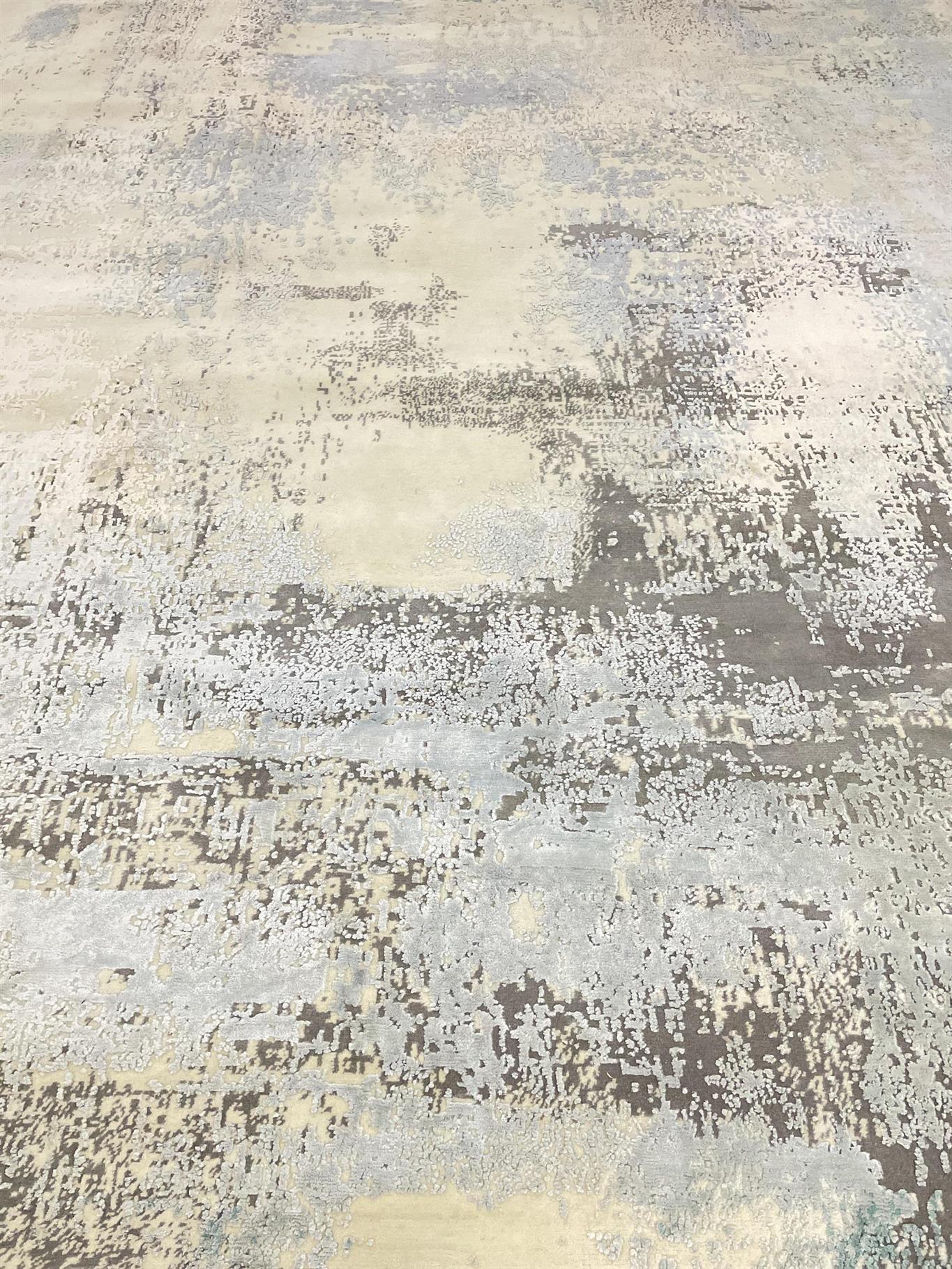 AORug#16157 size. 9' 02" x 11' 10"