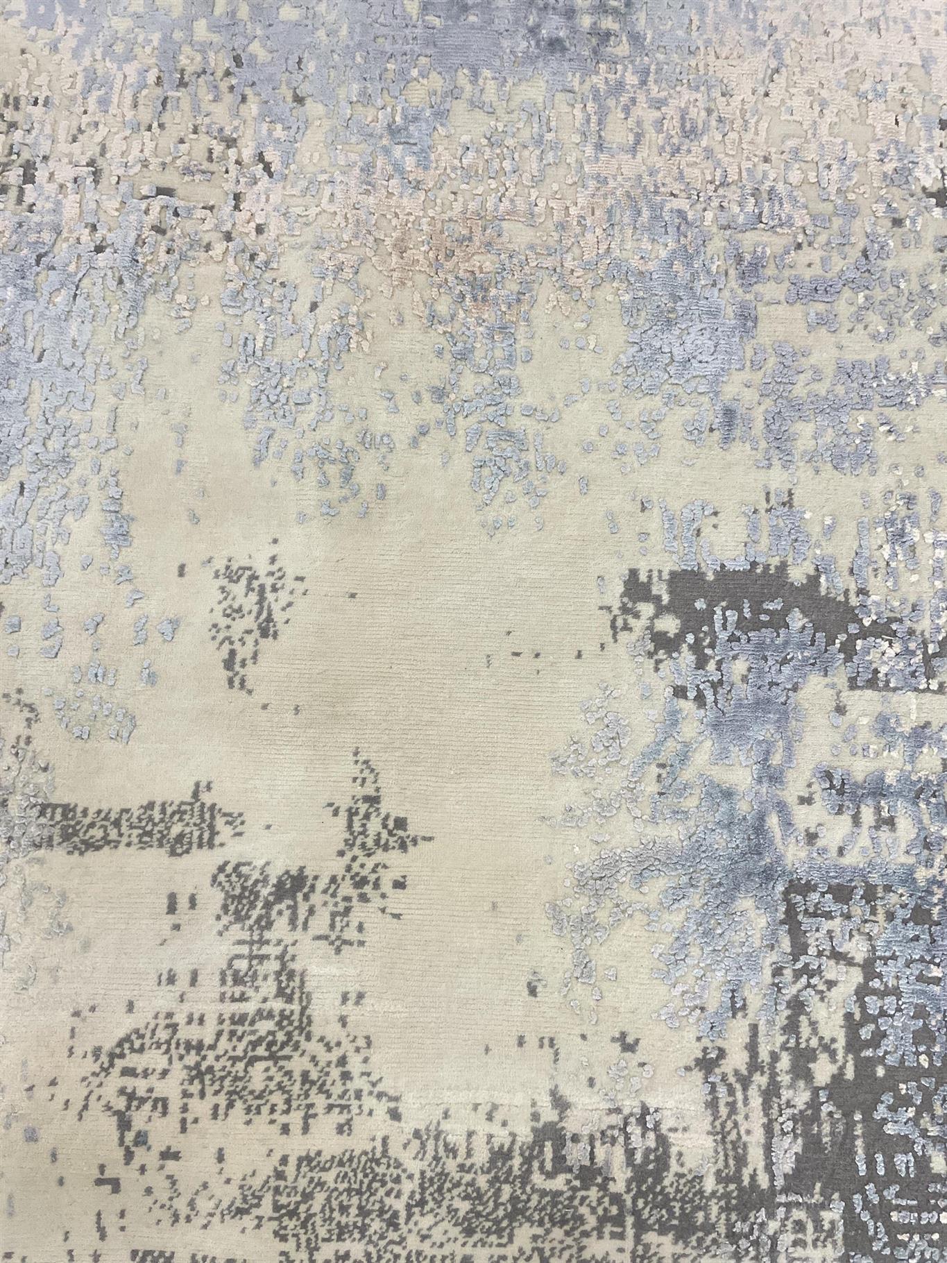 AORug#16157 size. 9' 02" x 11' 10"